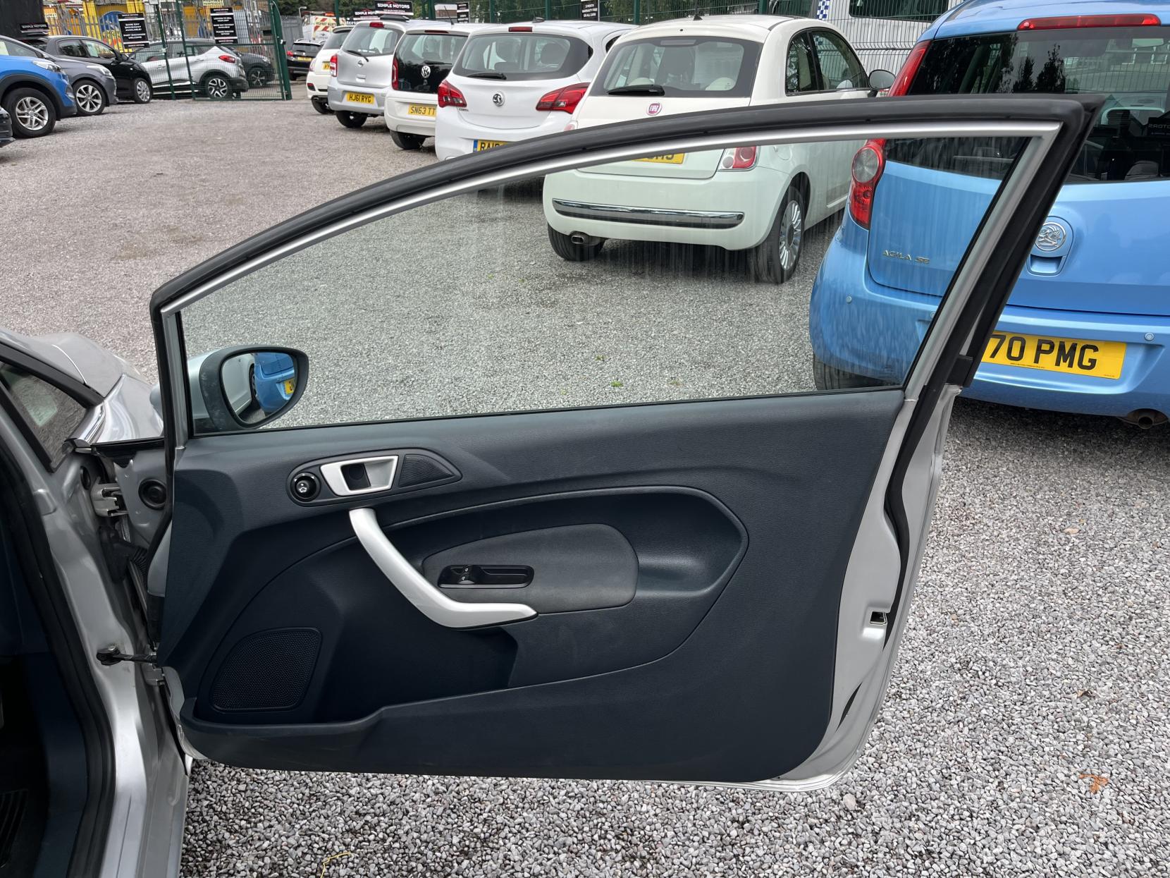 2012 00 FORD FIESTA