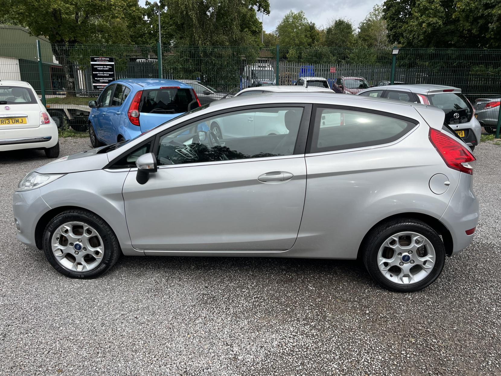 2012 00 FORD FIESTA