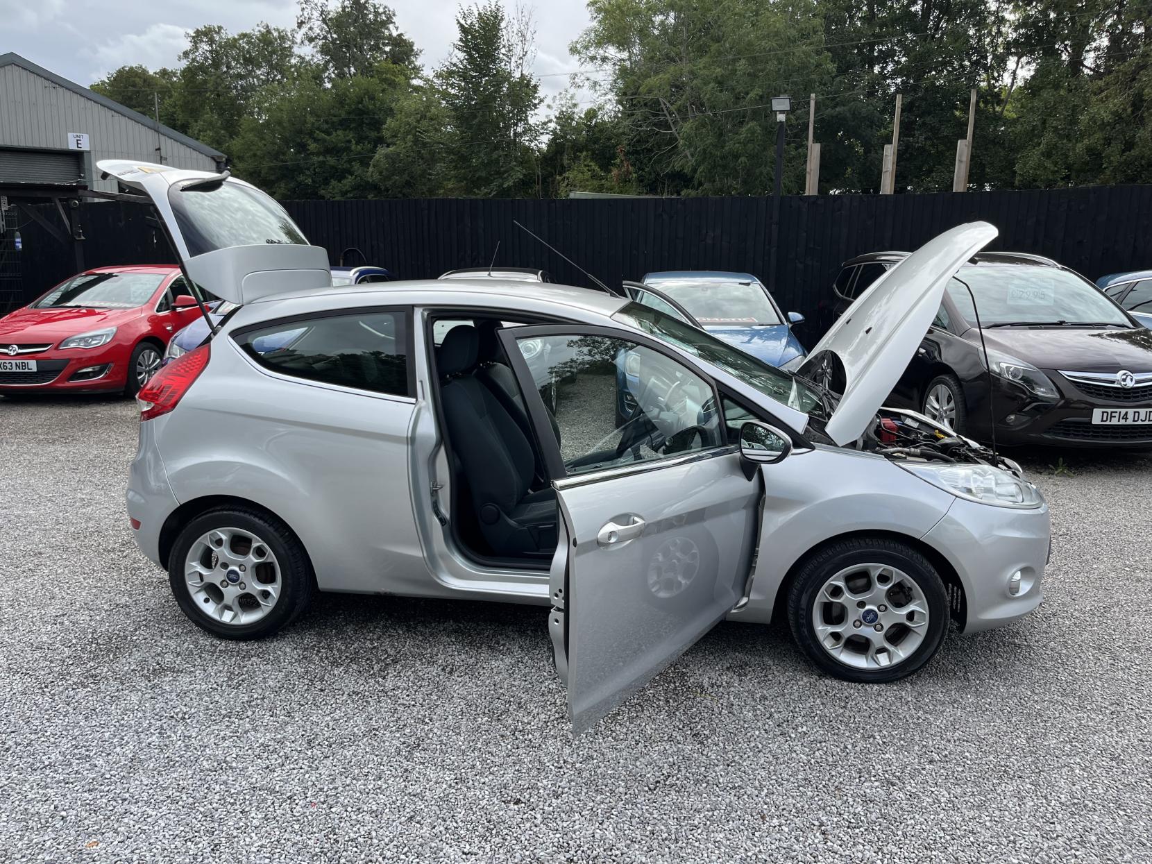 2012 00 FORD FIESTA
