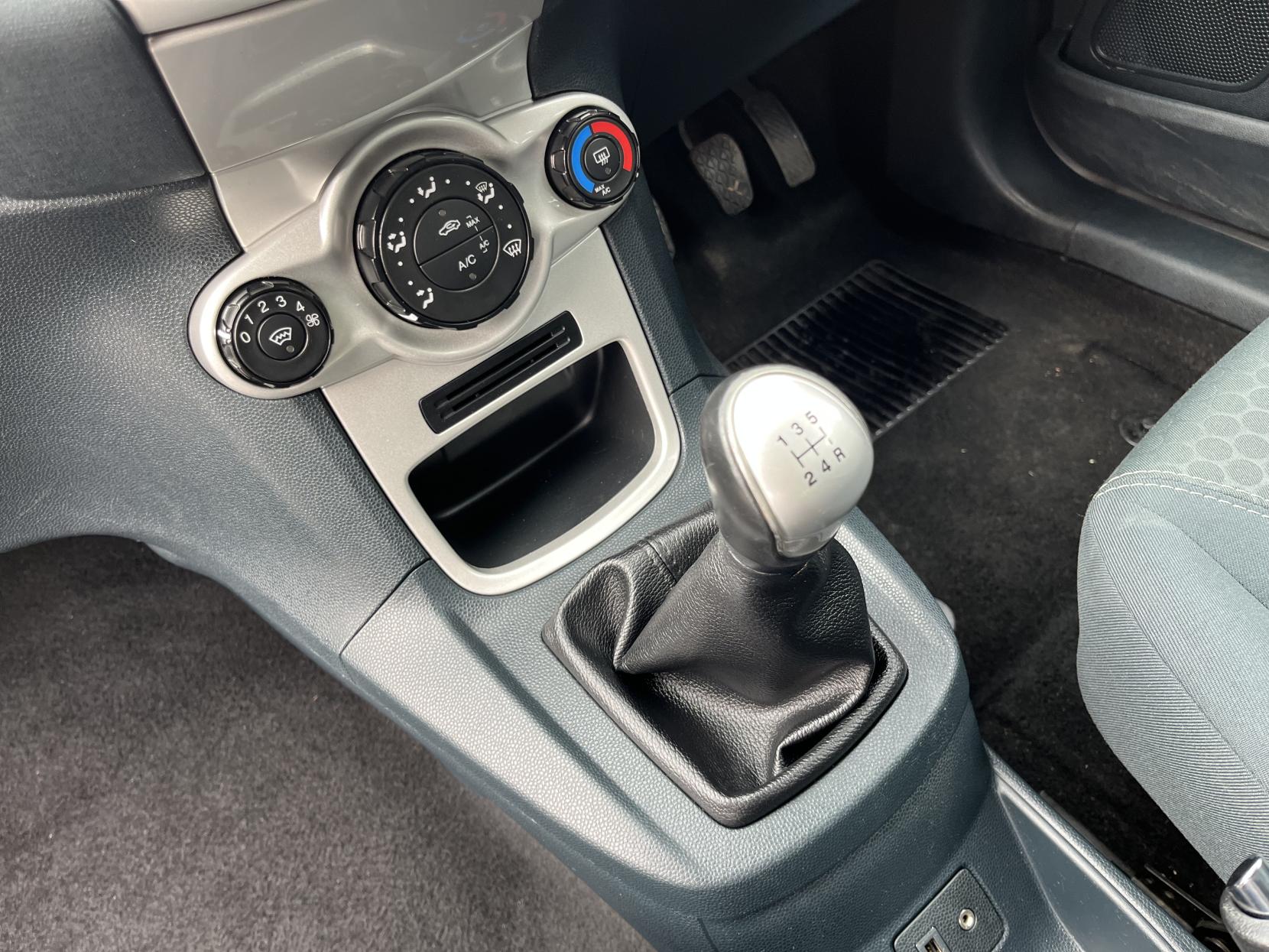 2012 00 FORD FIESTA