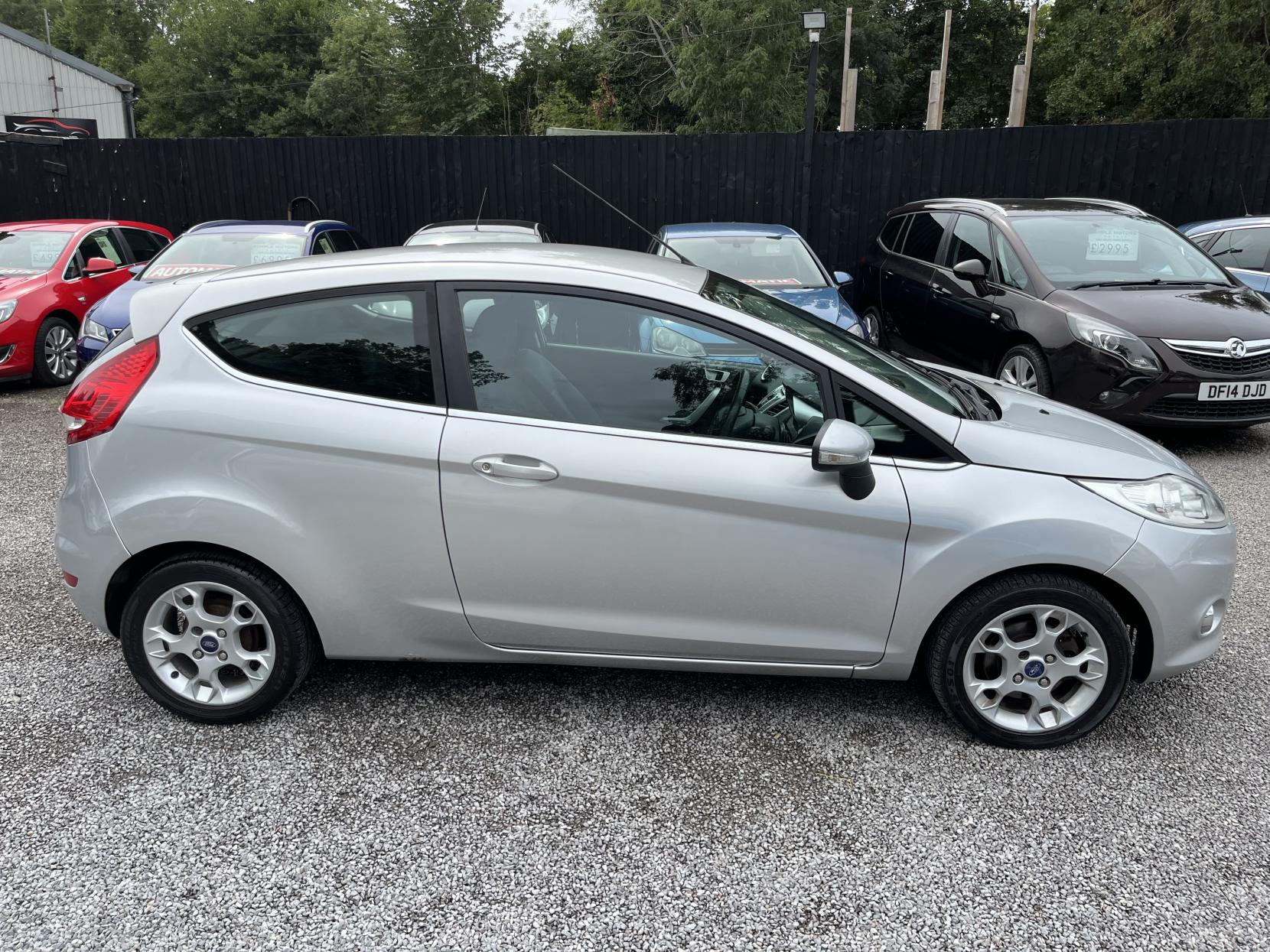 2012 00 FORD FIESTA