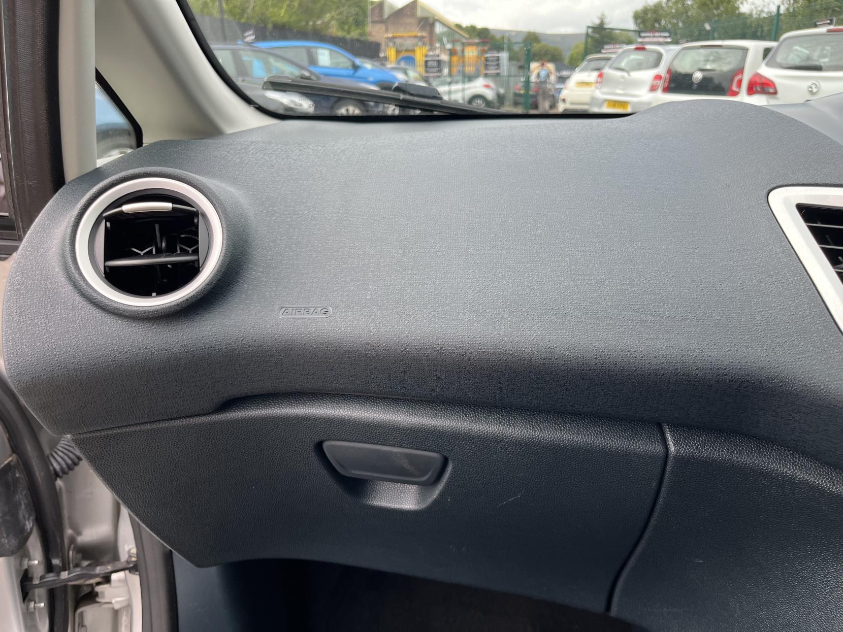 2012 00 FORD FIESTA