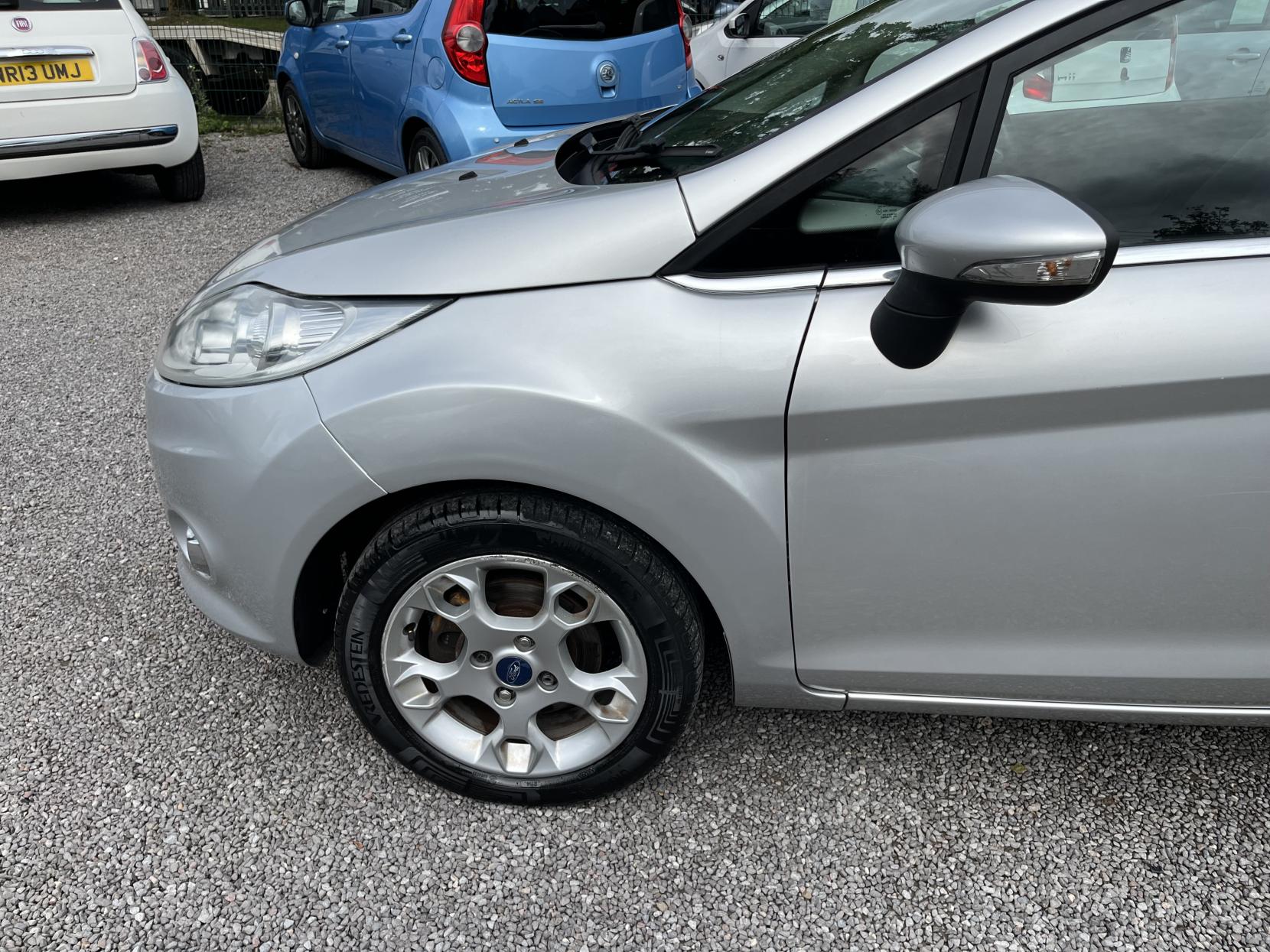 2012 00 FORD FIESTA