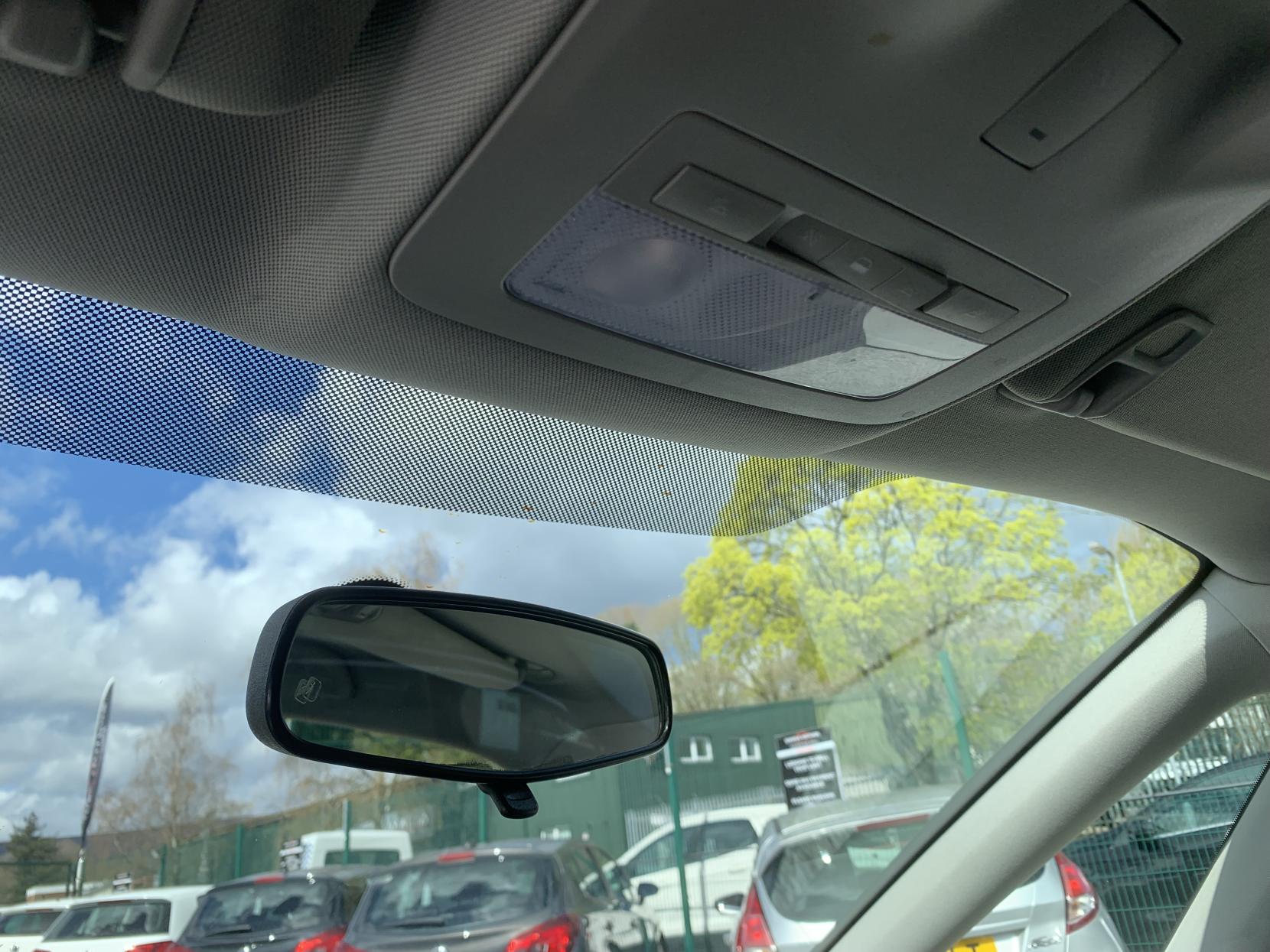 Vauxhall Zafira Tourer 1.4i Turbo SRi MPV 5dr Petrol Manual Euro 6 (140 ps)