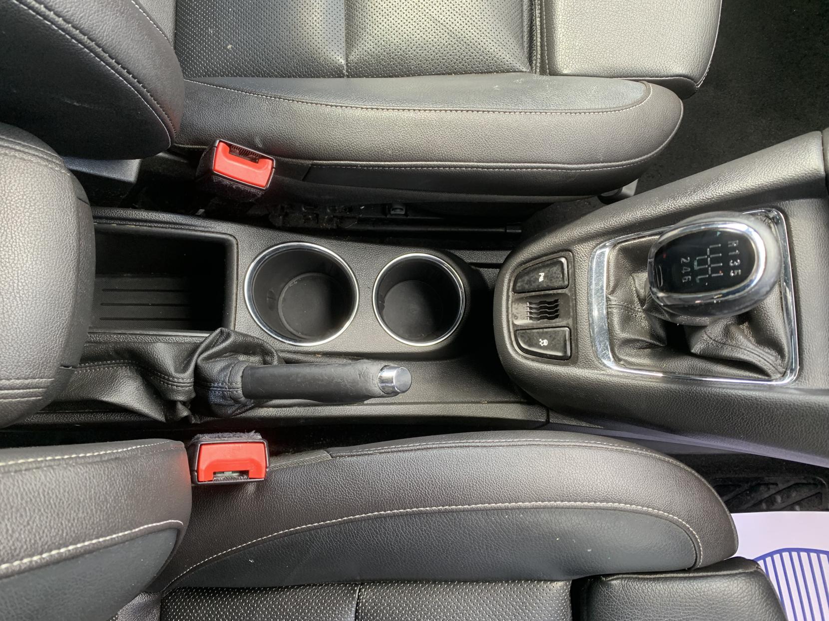 Vauxhall Zafira Tourer 1.4i Turbo SRi MPV 5dr Petrol Manual Euro 6 (140 ps)