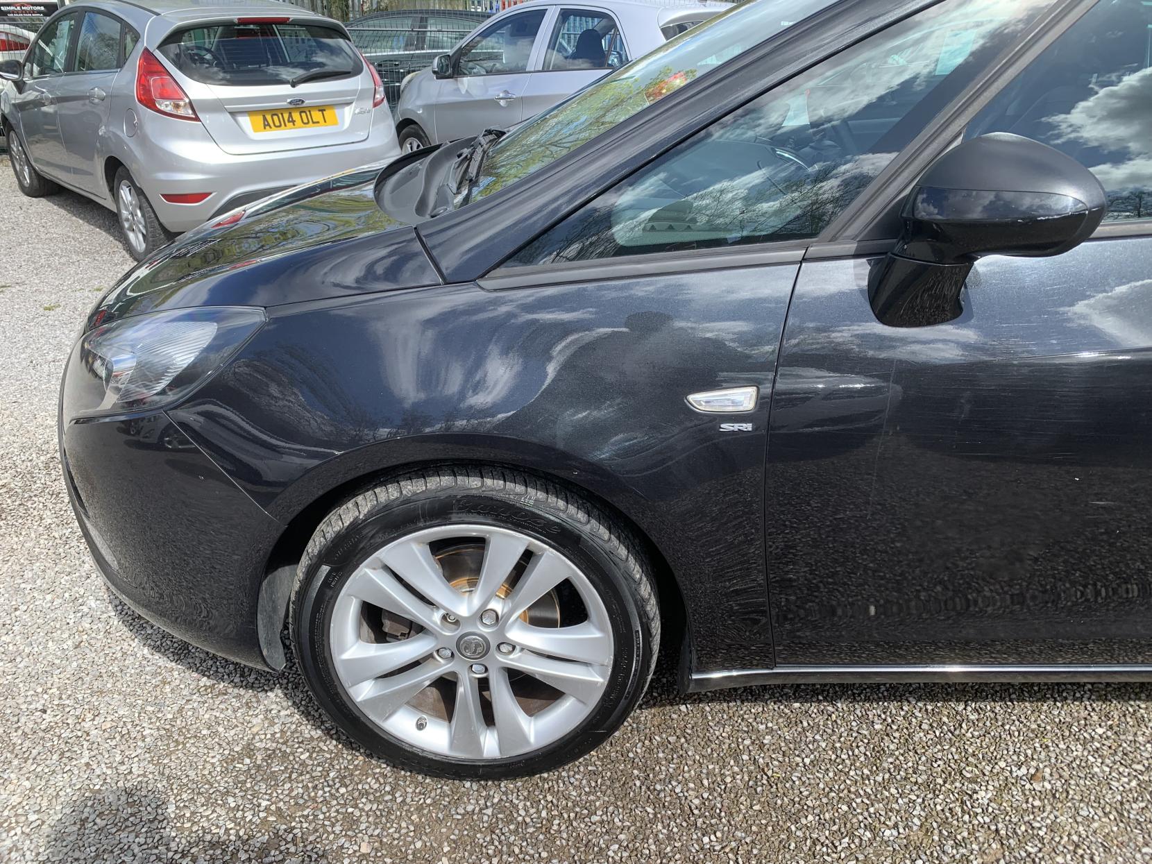 Vauxhall Zafira Tourer 1.4i Turbo SRi MPV 5dr Petrol Manual Euro 6 (140 ps)