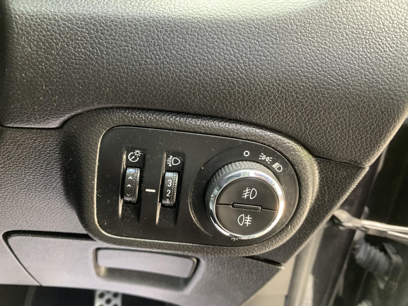 Vauxhall Zafira Tourer 1.4i Turbo SRi MPV 5dr Petrol Manual Euro 6 (140 ps)