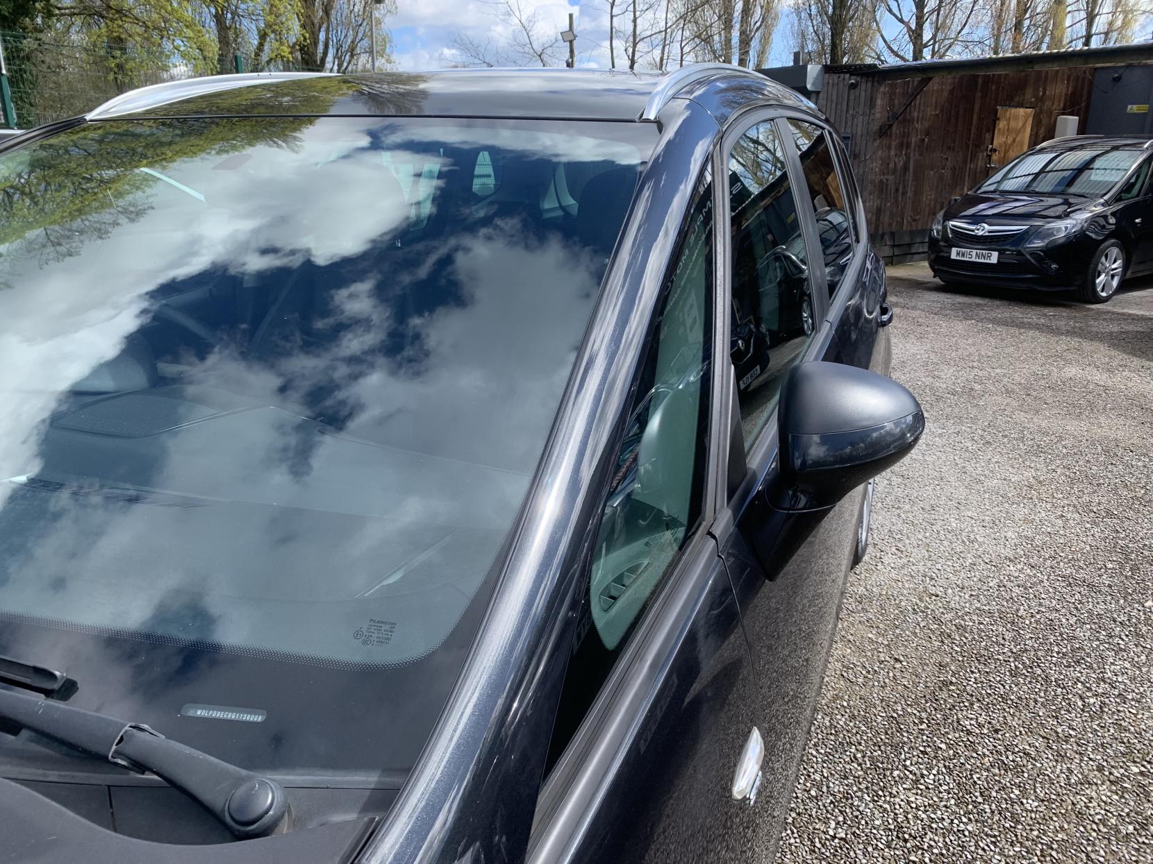 Vauxhall Zafira Tourer 1.4i Turbo SRi MPV 5dr Petrol Manual Euro 6 (140 ps)