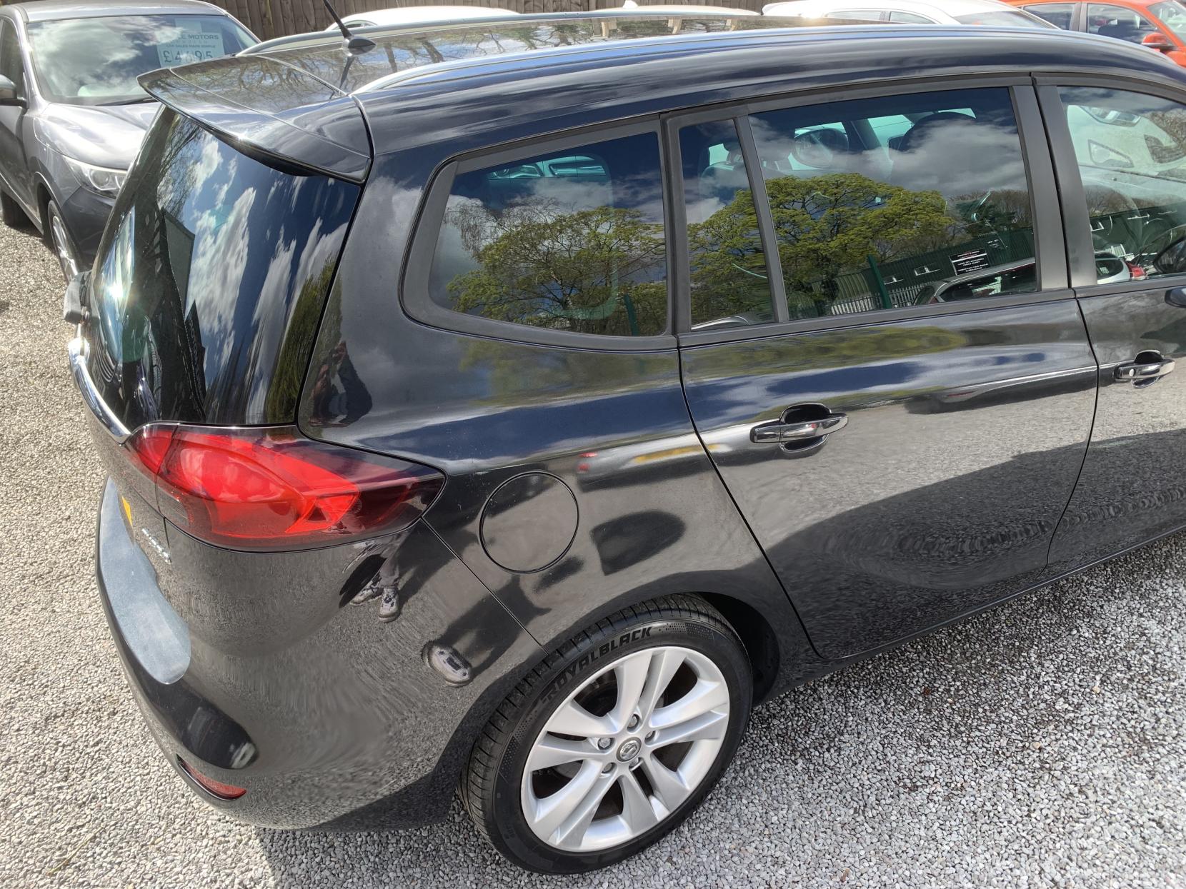 Vauxhall Zafira Tourer 1.4i Turbo SRi MPV 5dr Petrol Manual Euro 6 (140 ps)