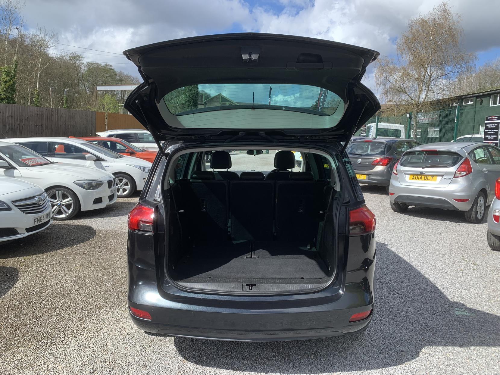 Vauxhall Zafira Tourer 1.4i Turbo SRi MPV 5dr Petrol Manual Euro 6 (140 ps)