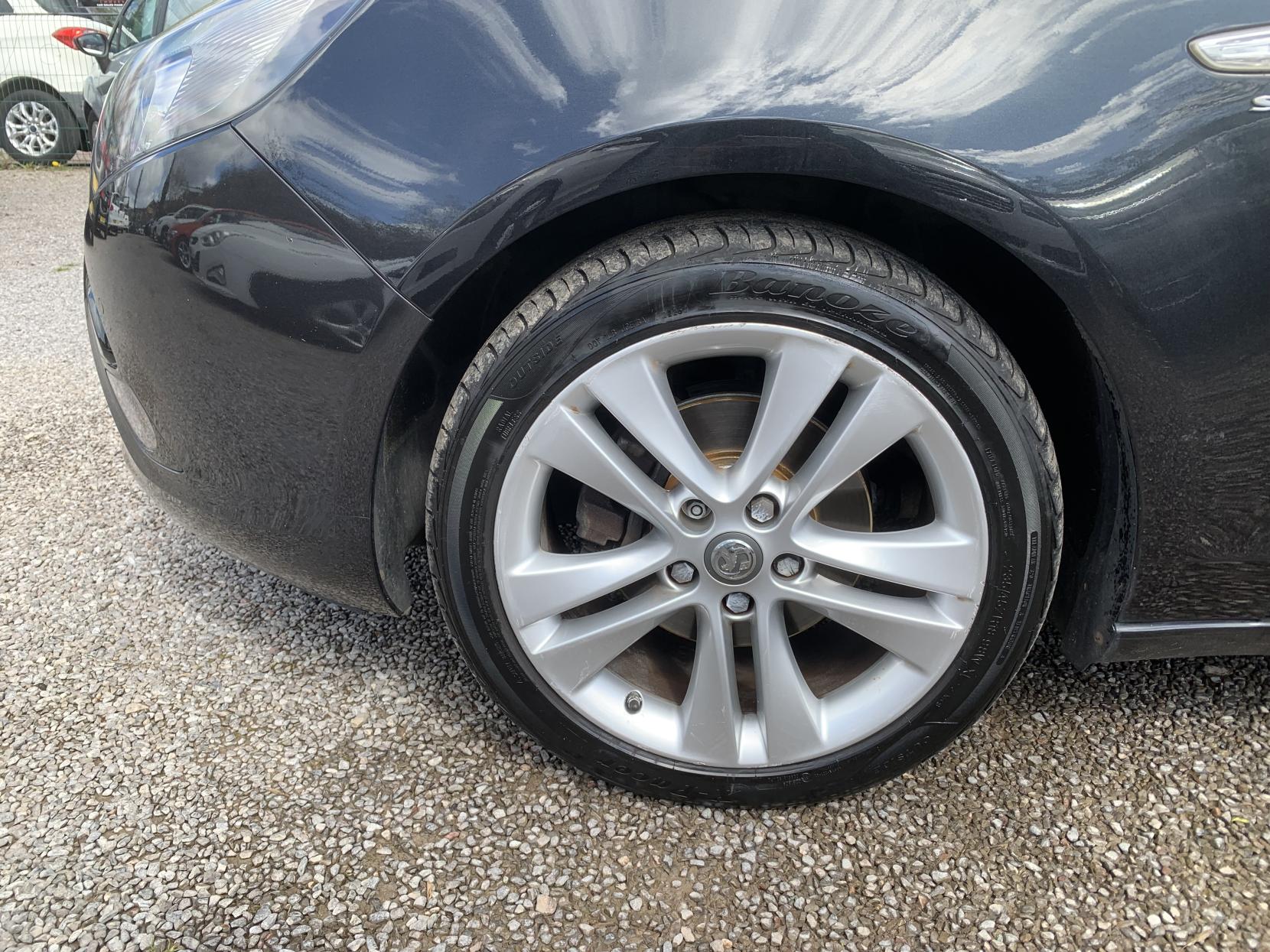 Vauxhall Zafira Tourer 1.4i Turbo SRi MPV 5dr Petrol Manual Euro 6 (140 ps)