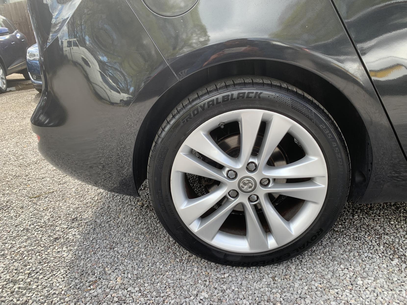 Vauxhall Zafira Tourer 1.4i Turbo SRi MPV 5dr Petrol Manual Euro 6 (140 ps)