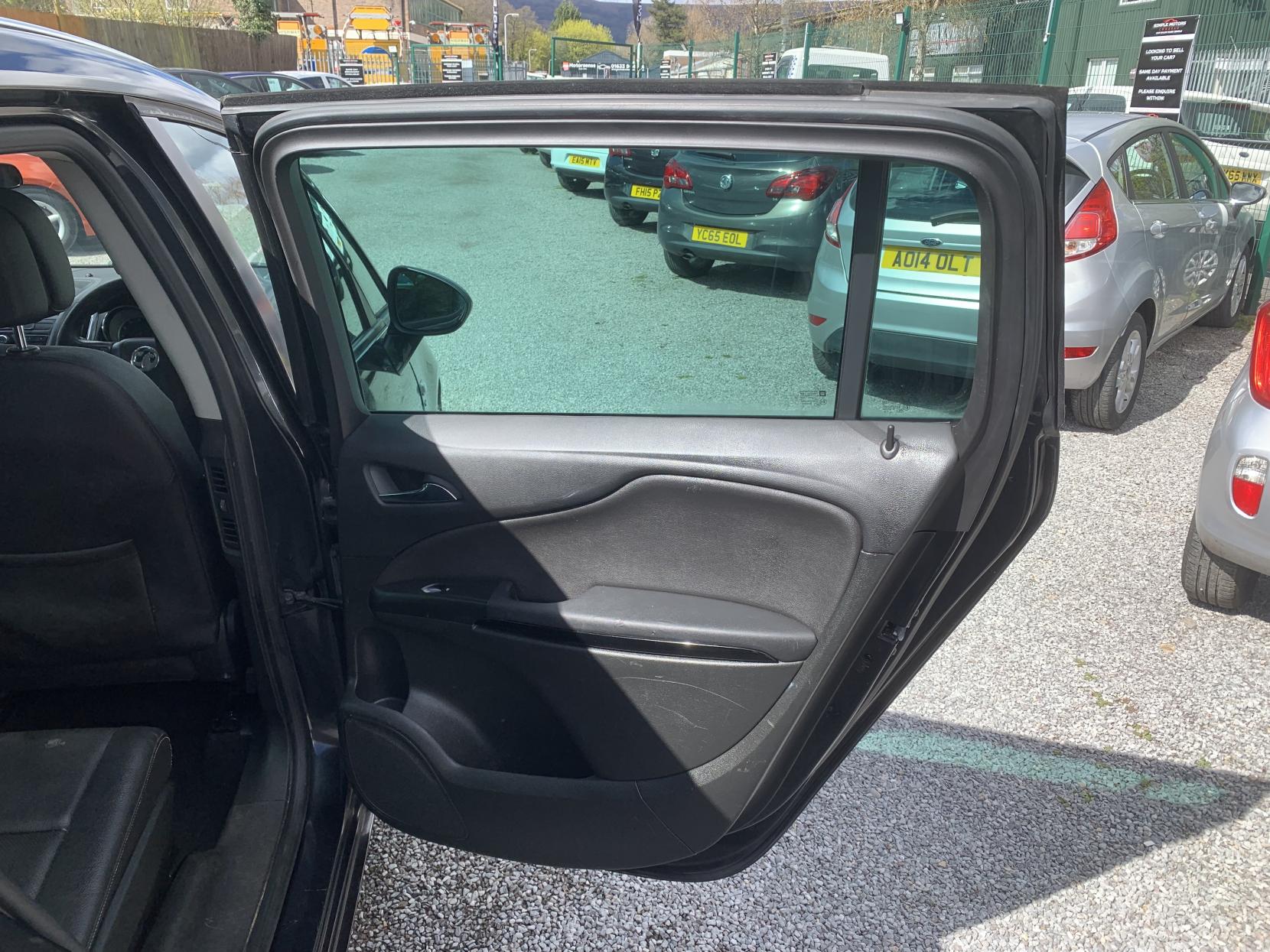 Vauxhall Zafira Tourer 1.4i Turbo SRi MPV 5dr Petrol Manual Euro 6 (140 ps)