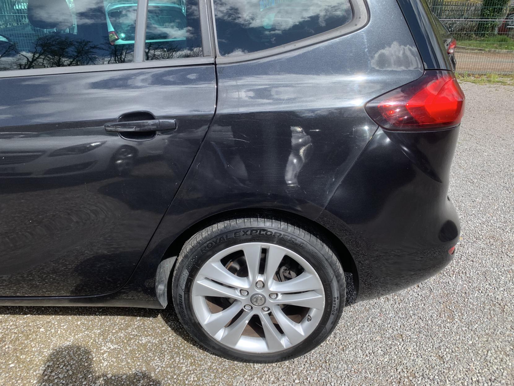 Vauxhall Zafira Tourer 1.4i Turbo SRi MPV 5dr Petrol Manual Euro 6 (140 ps)