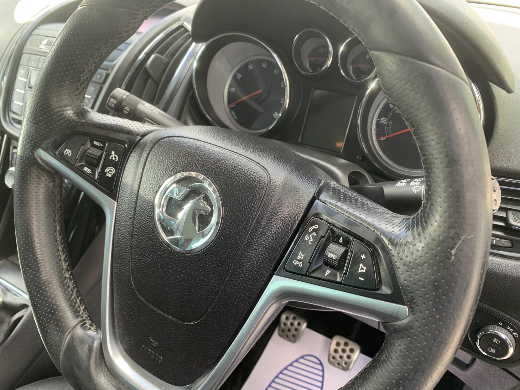 Vauxhall Zafira Tourer 1.4i Turbo SRi MPV 5dr Petrol Manual Euro 6 (140 ps)