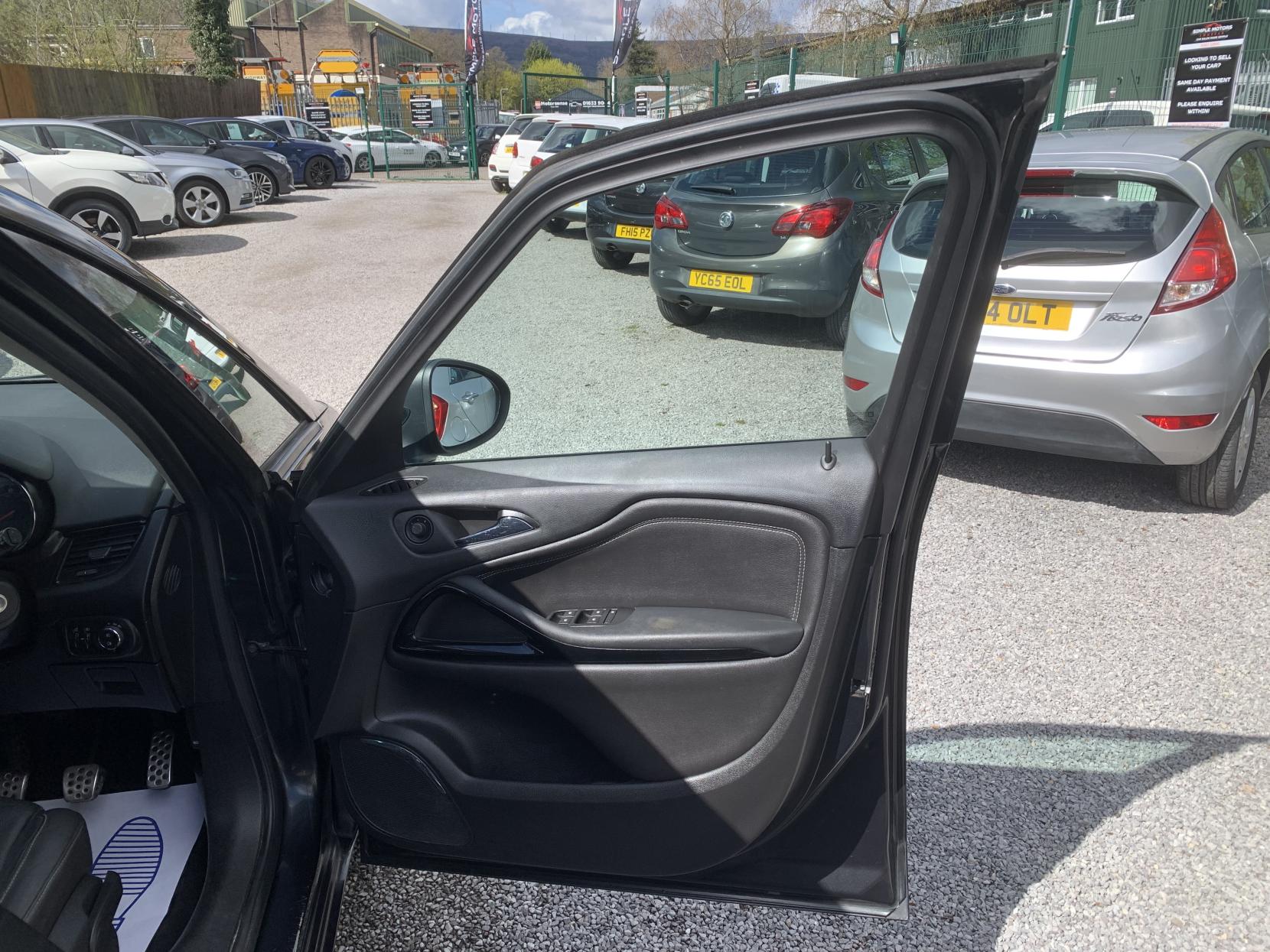 Vauxhall Zafira Tourer 1.4i Turbo SRi MPV 5dr Petrol Manual Euro 6 (140 ps)