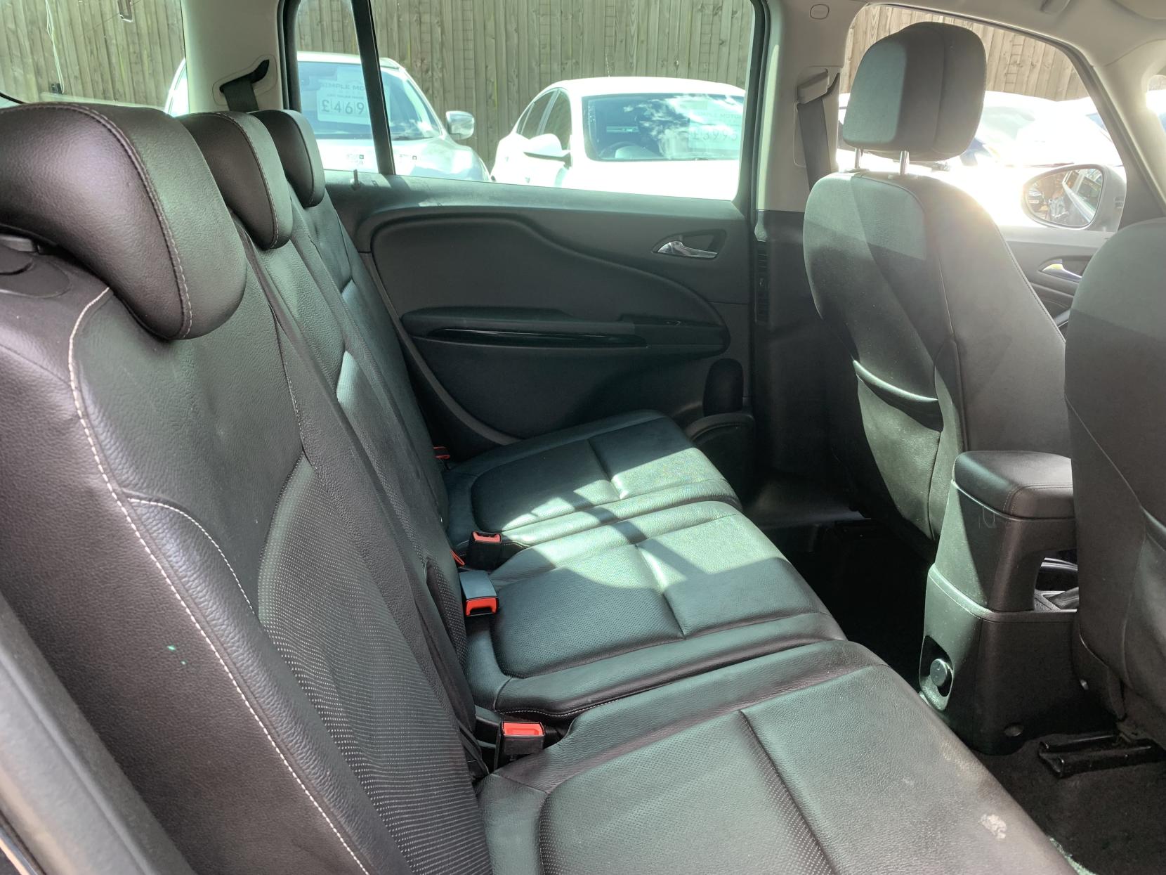 Vauxhall Zafira Tourer 1.4i Turbo SRi MPV 5dr Petrol Manual Euro 6 (140 ps)