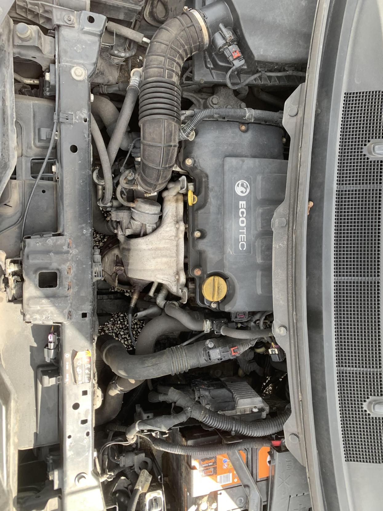 Vauxhall Zafira Tourer 1.4i Turbo SRi MPV 5dr Petrol Manual Euro 6 (140 ps)