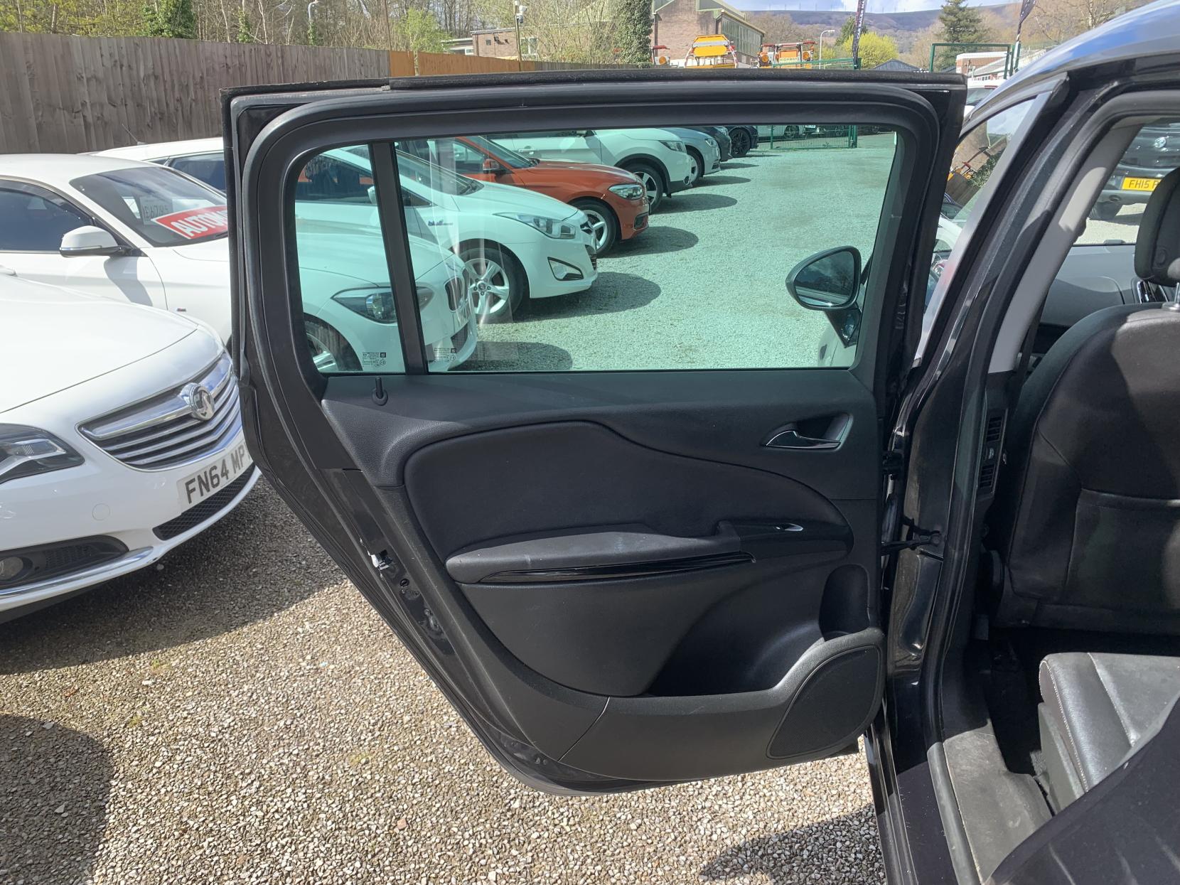 Vauxhall Zafira Tourer 1.4i Turbo SRi MPV 5dr Petrol Manual Euro 6 (140 ps)