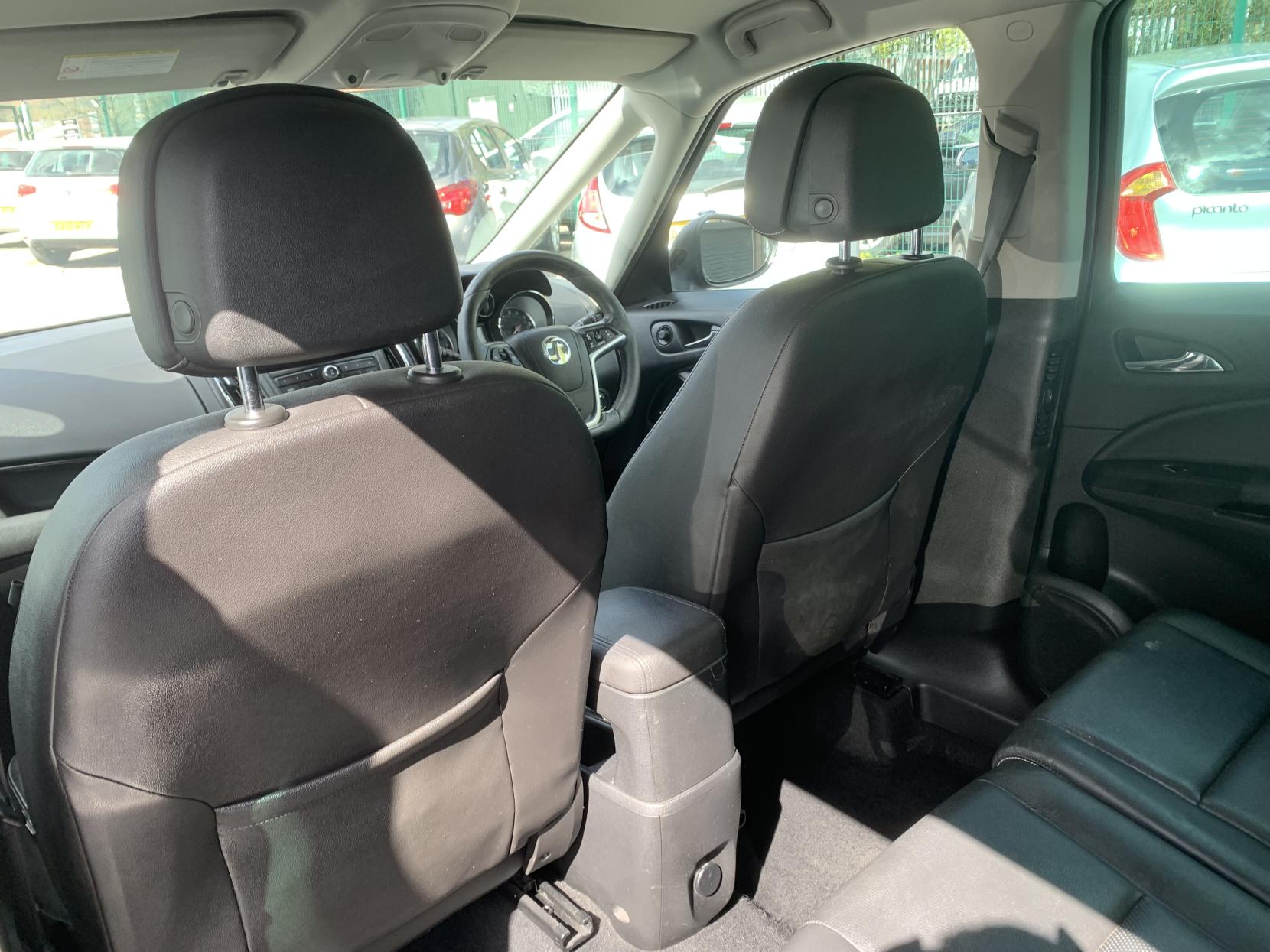 Vauxhall Zafira Tourer 1.4i Turbo SRi MPV 5dr Petrol Manual Euro 6 (140 ps)