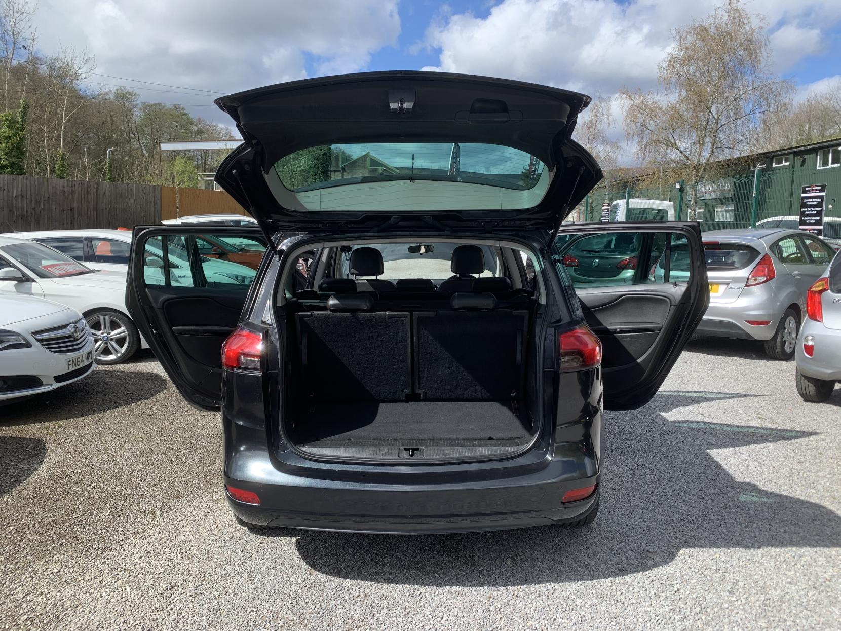 Vauxhall Zafira Tourer 1.4i Turbo SRi MPV 5dr Petrol Manual Euro 6 (140 ps)