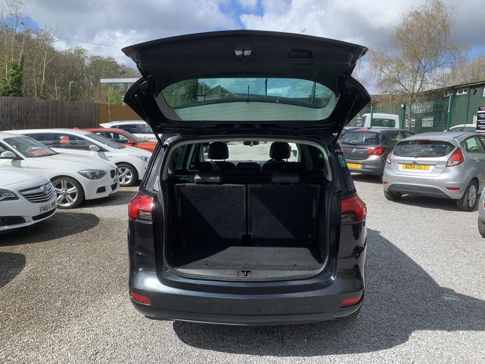 Vauxhall Zafira Tourer 1.4i Turbo SRi MPV 5dr Petrol Manual Euro 6 (140 ps)