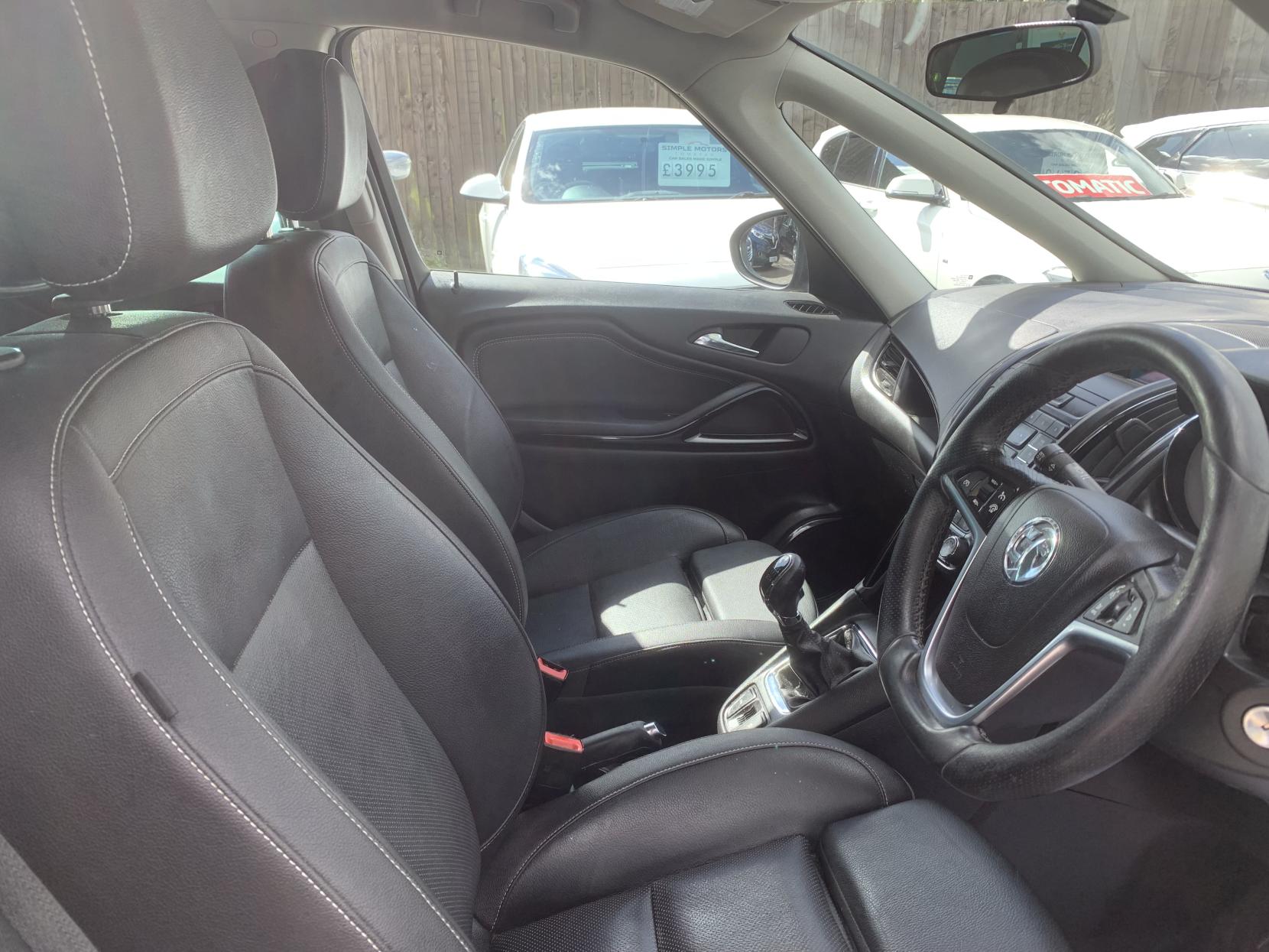 Vauxhall Zafira Tourer 1.4i Turbo SRi MPV 5dr Petrol Manual Euro 6 (140 ps)