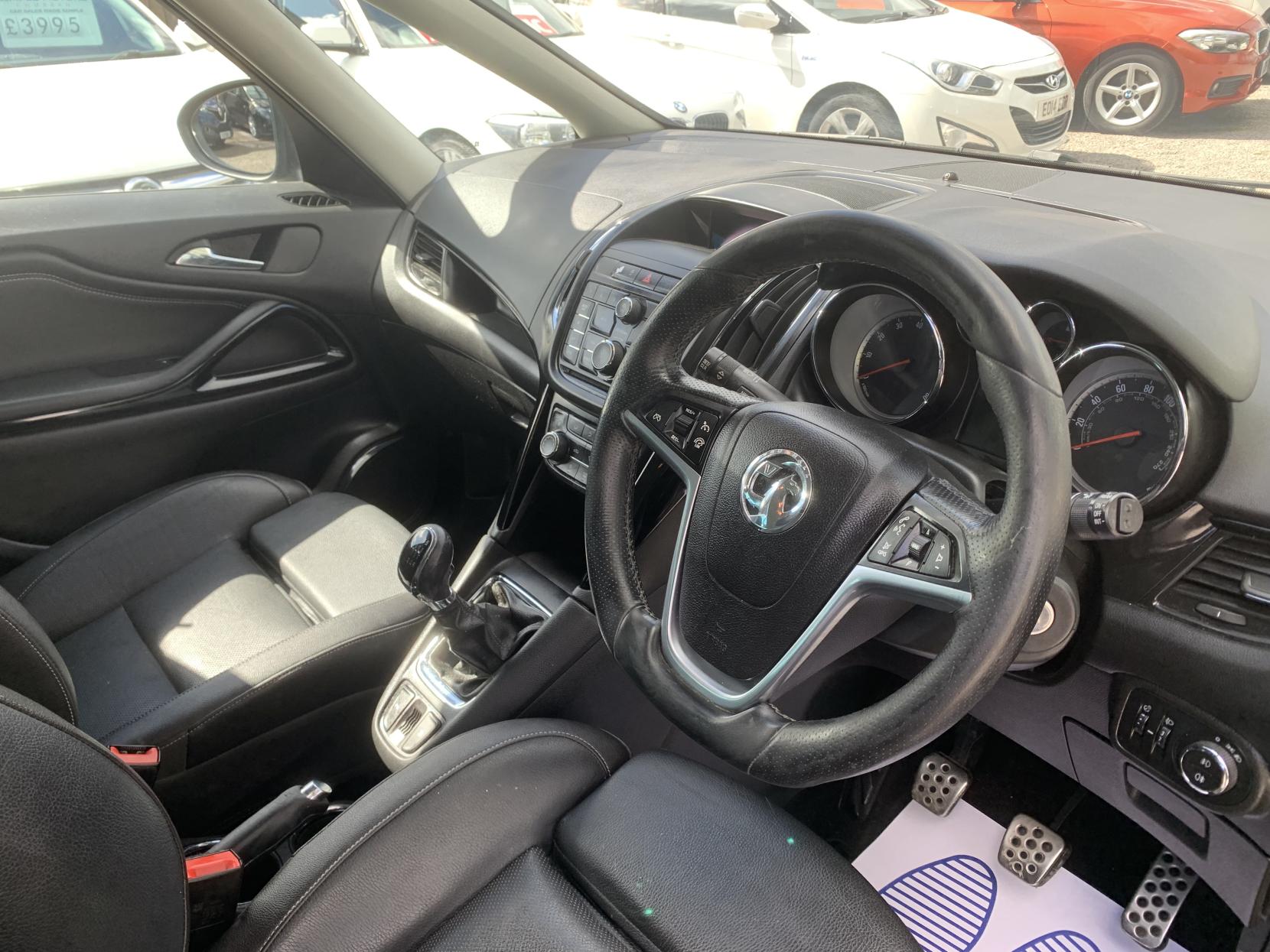 Vauxhall Zafira Tourer 1.4i Turbo SRi MPV 5dr Petrol Manual Euro 6 (140 ps)
