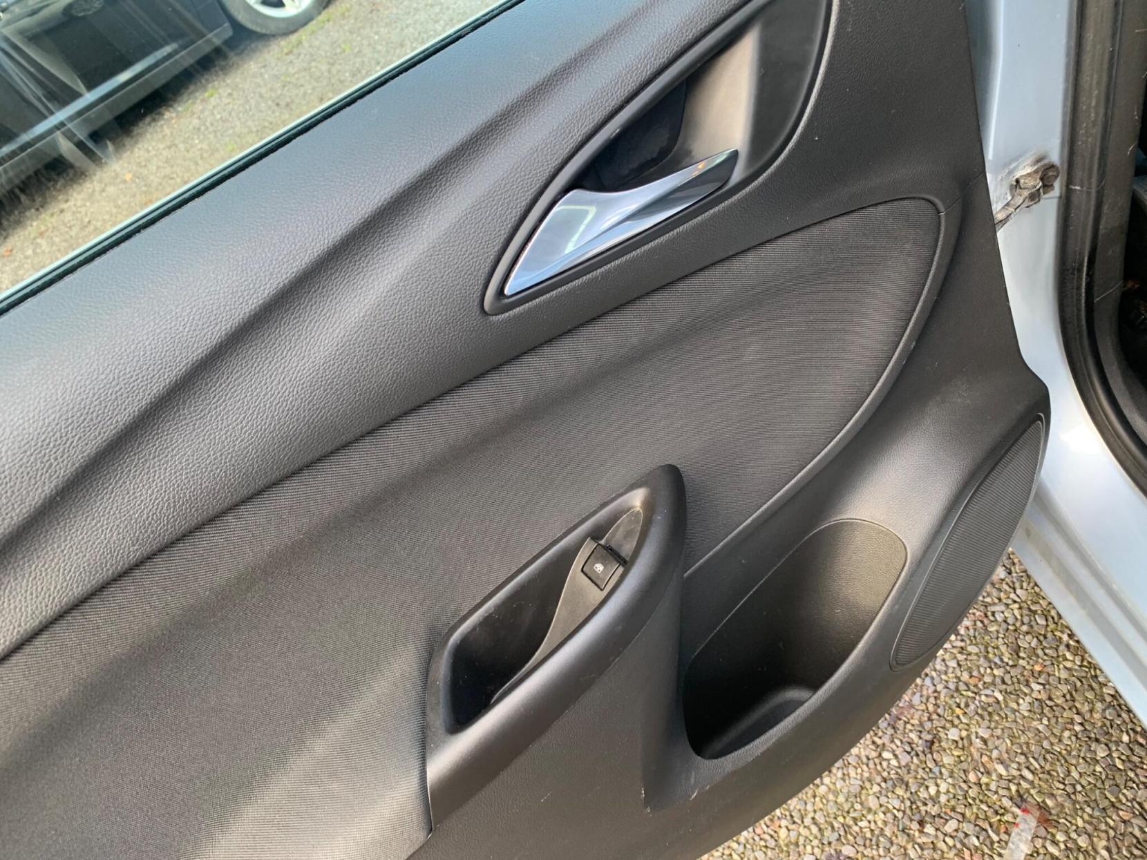 Vauxhall Astra 1.4i Turbo Design Euro 6 5dr