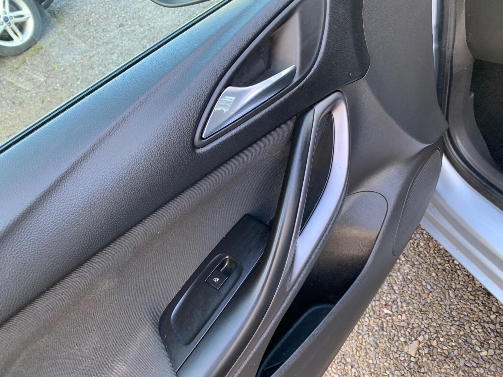 Vauxhall Astra 1.4i Turbo Design Euro 6 5dr