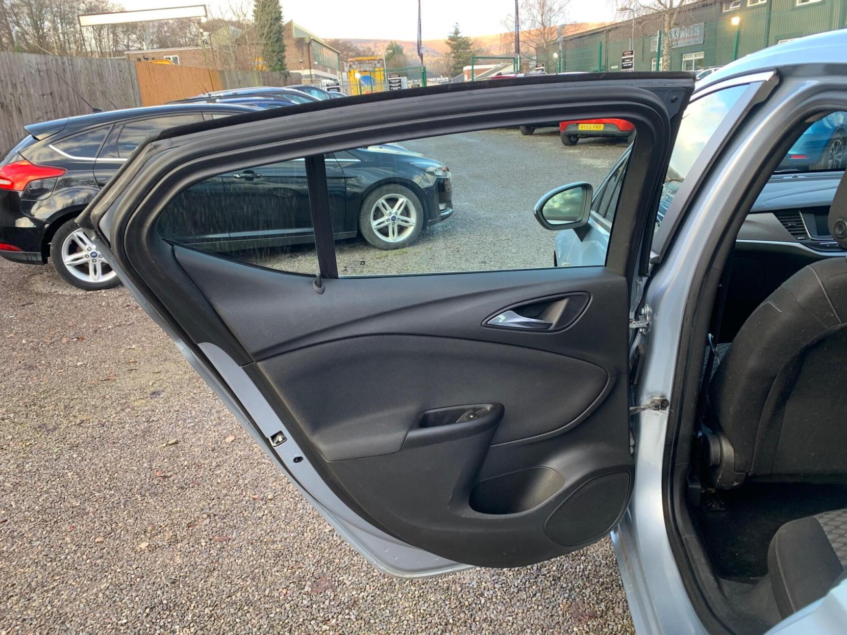 Vauxhall Astra 1.4i Turbo Design Euro 6 5dr