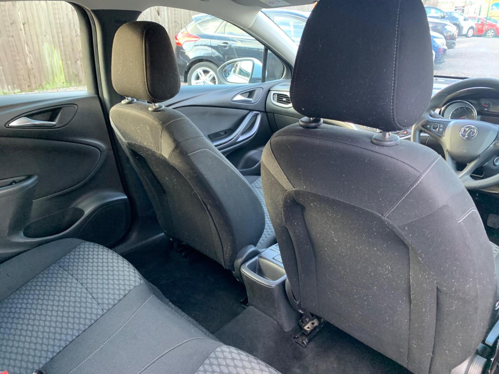 Vauxhall Astra 1.4i Turbo Design Euro 6 5dr