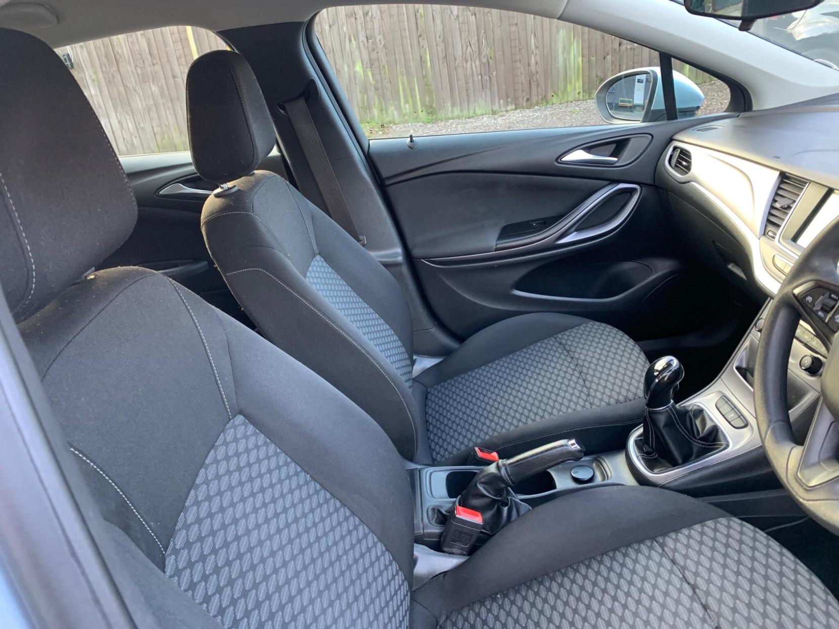 Vauxhall Astra 1.4i Turbo Design Euro 6 5dr