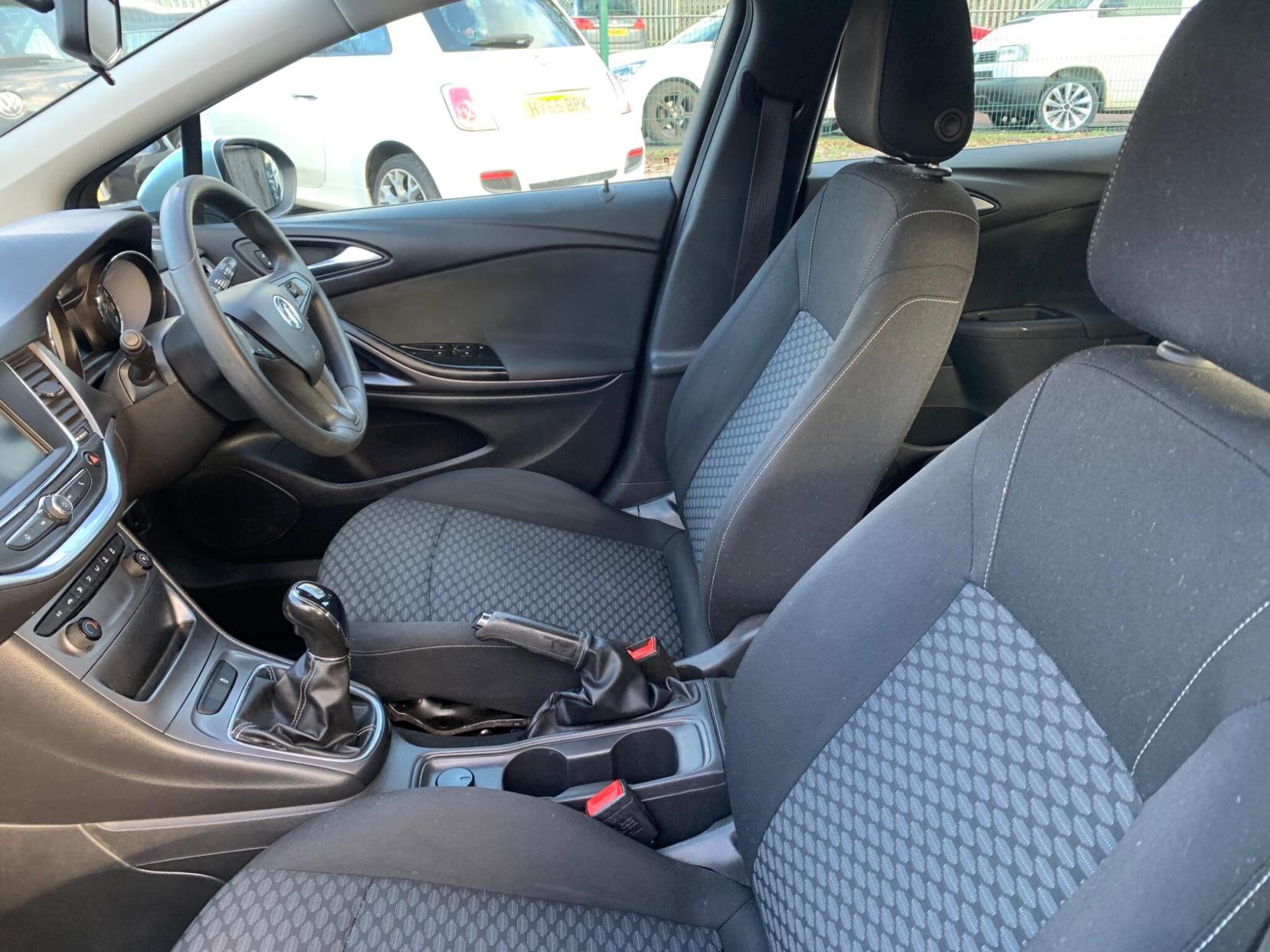 Vauxhall Astra 1.4i Turbo Design Euro 6 5dr