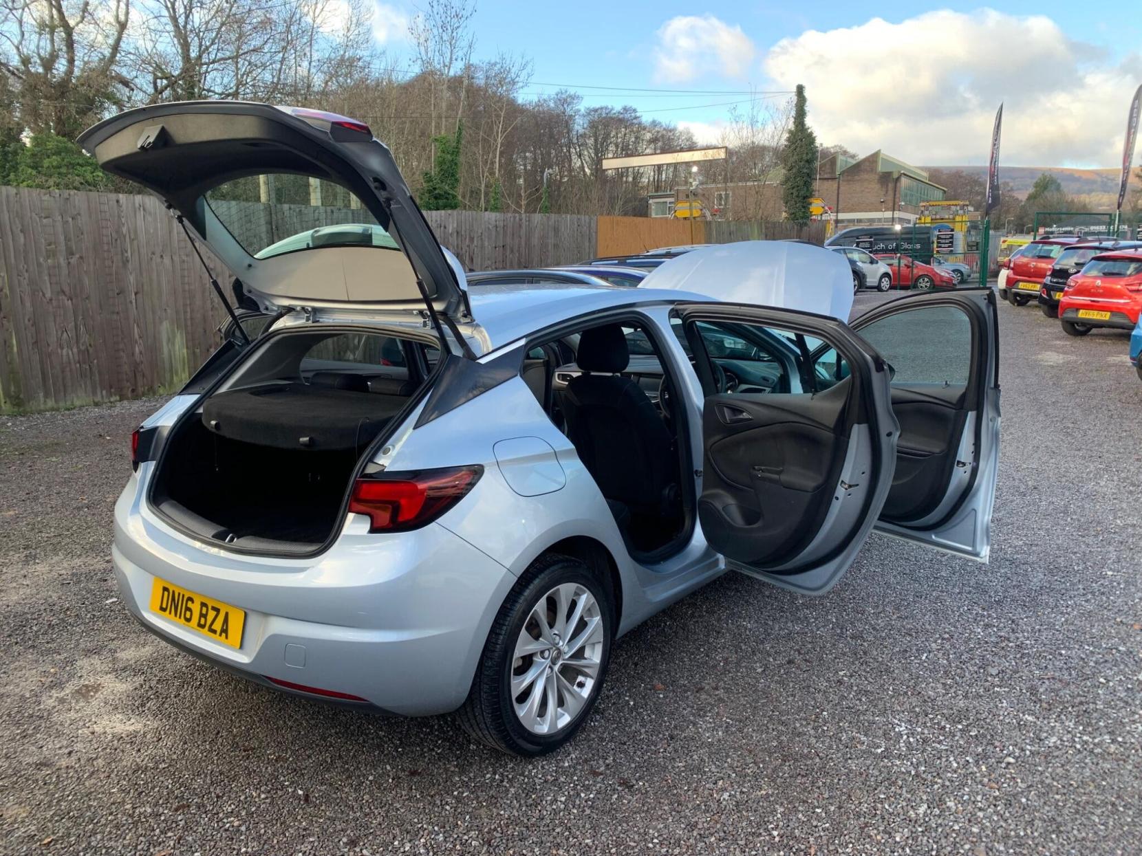 Vauxhall Astra 1.4i Turbo Design Euro 6 5dr