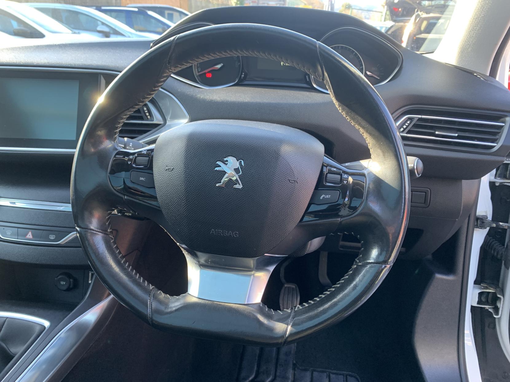 Peugeot 308 SW 1.6 e-HDi Allure Estate 5dr Diesel Manual Euro 5 (s/s) (115 ps)