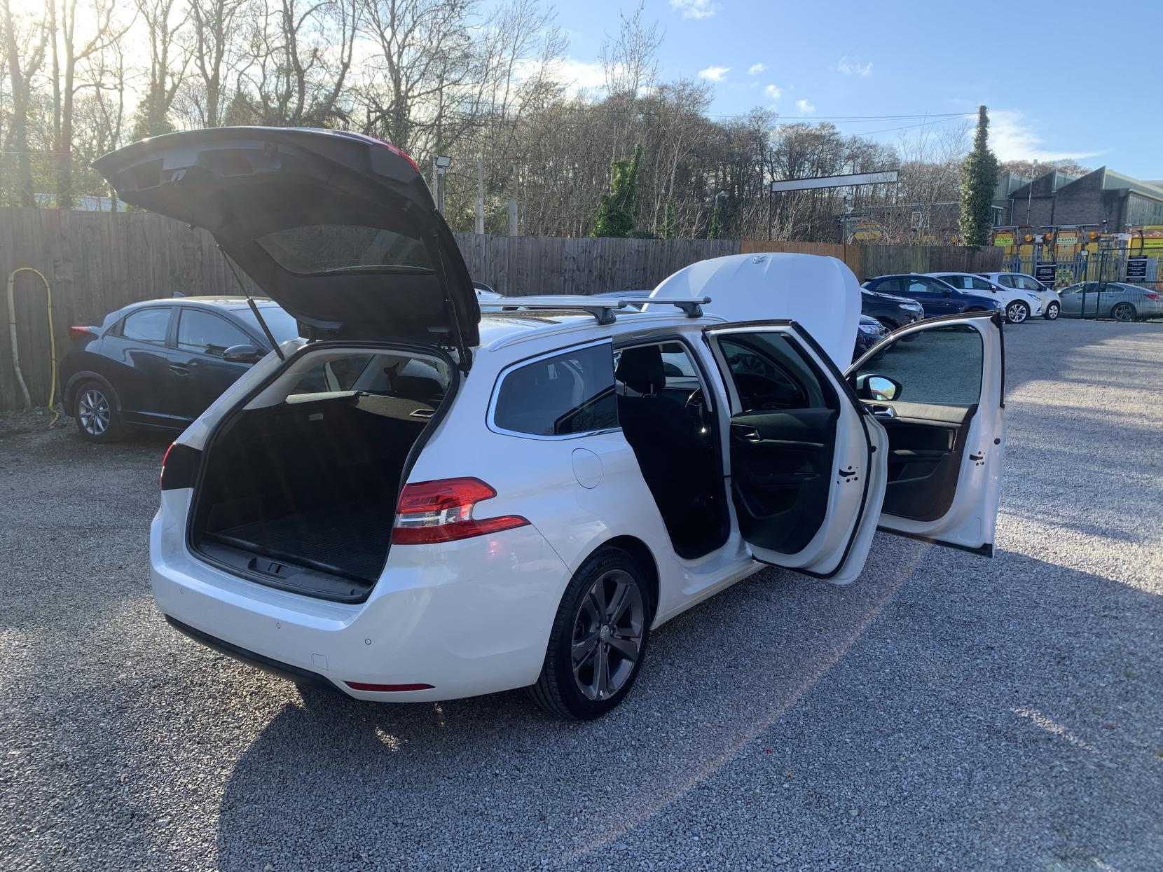 Peugeot 308 SW 1.6 e-HDi Allure Estate 5dr Diesel Manual Euro 5 (s/s) (115 ps)