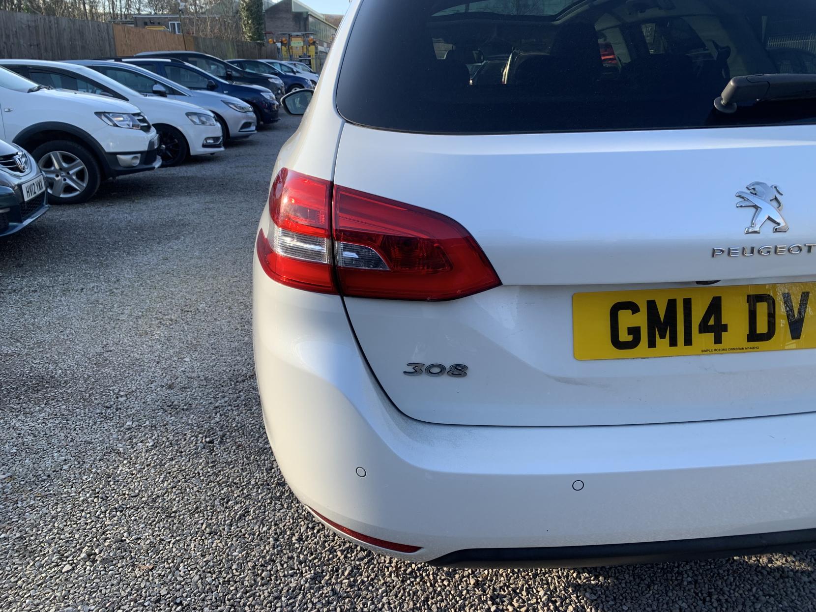 Peugeot 308 SW 1.6 e-HDi Allure Estate 5dr Diesel Manual Euro 5 (s/s) (115 ps)