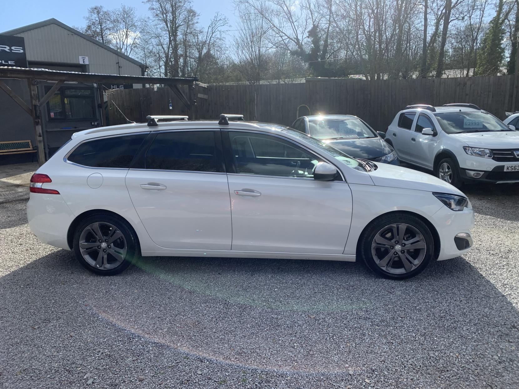 Peugeot 308 SW 1.6 e-HDi Allure Estate 5dr Diesel Manual Euro 5 (s/s) (115 ps)