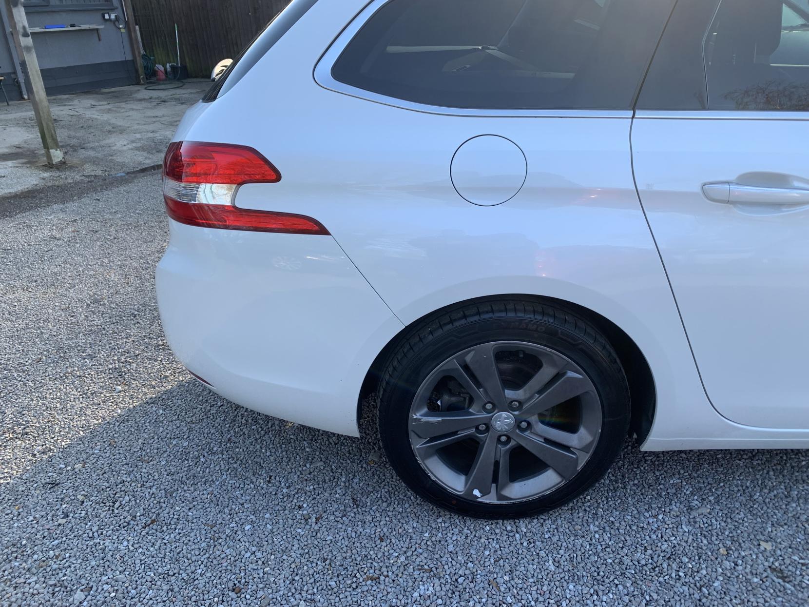 Peugeot 308 SW 1.6 e-HDi Allure Estate 5dr Diesel Manual Euro 5 (s/s) (115 ps)