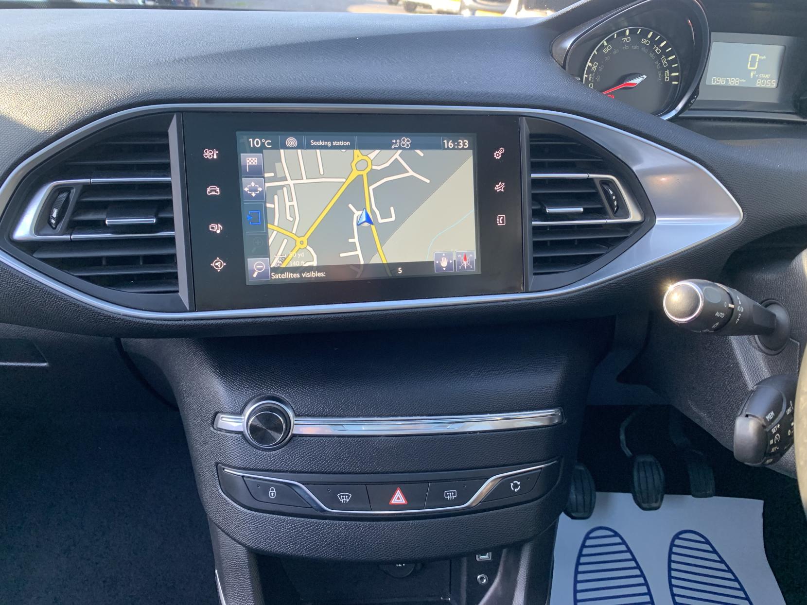 Peugeot 308 SW 1.6 e-HDi Allure Estate 5dr Diesel Manual Euro 5 (s/s) (115 ps)