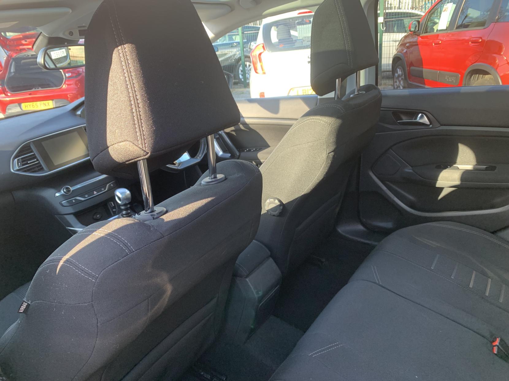 Peugeot 308 SW 1.6 e-HDi Allure Estate 5dr Diesel Manual Euro 5 (s/s) (115 ps)