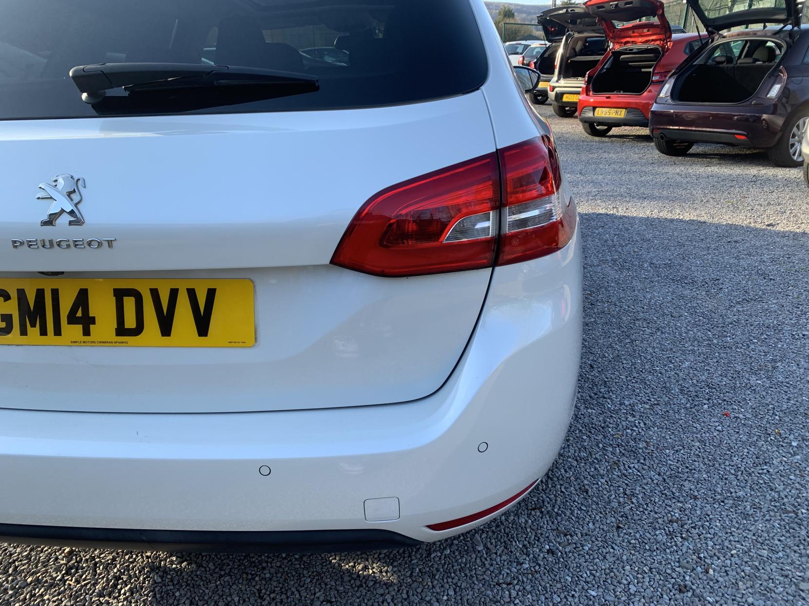 Peugeot 308 SW 1.6 e-HDi Allure Estate 5dr Diesel Manual Euro 5 (s/s) (115 ps)