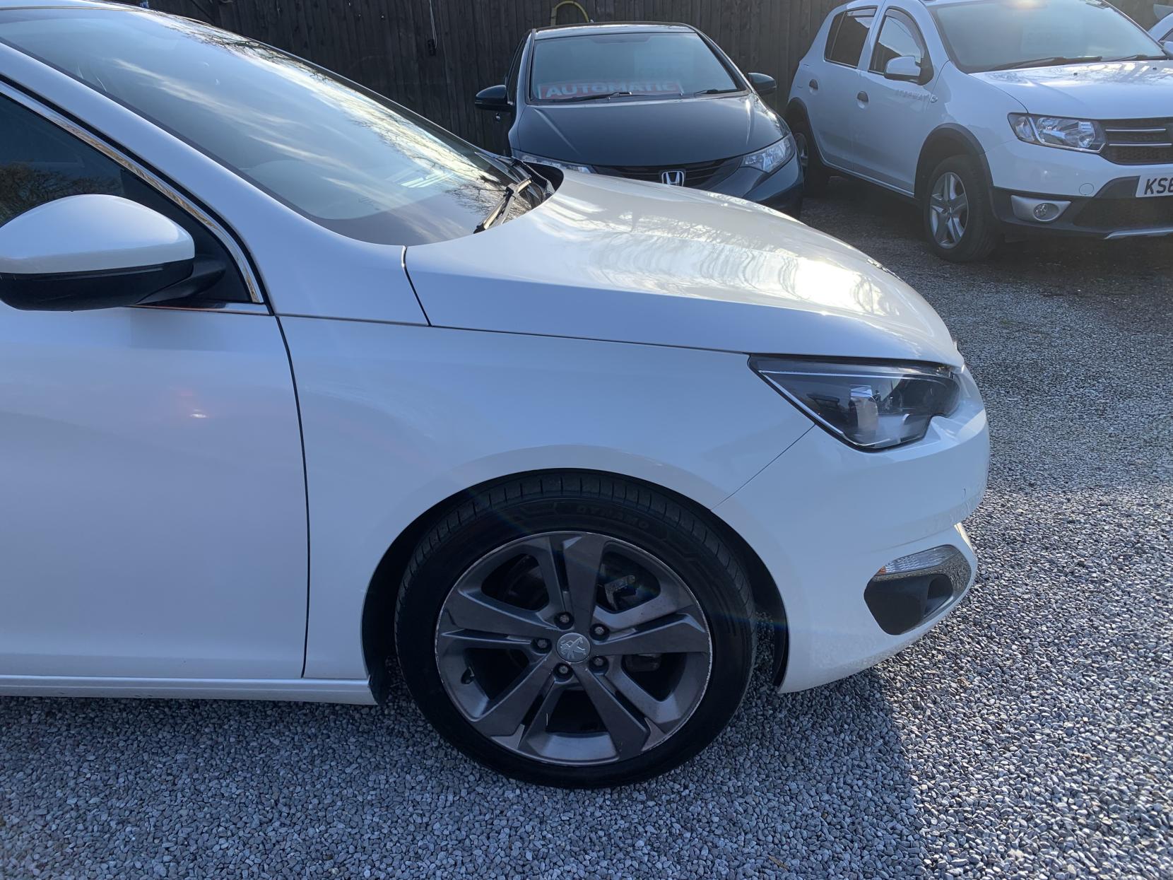 Peugeot 308 SW 1.6 e-HDi Allure Estate 5dr Diesel Manual Euro 5 (s/s) (115 ps)