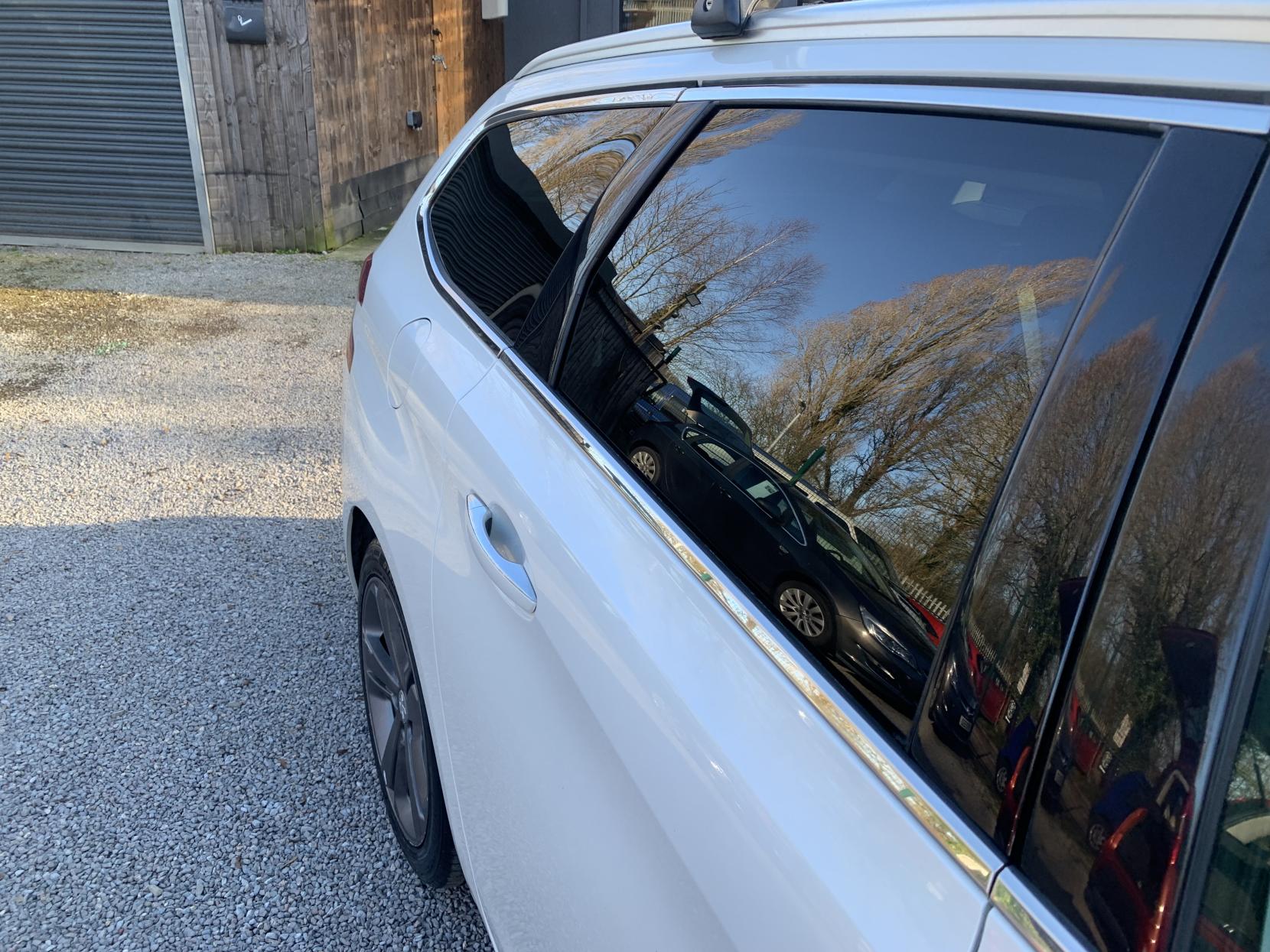 Peugeot 308 SW 1.6 e-HDi Allure Estate 5dr Diesel Manual Euro 5 (s/s) (115 ps)