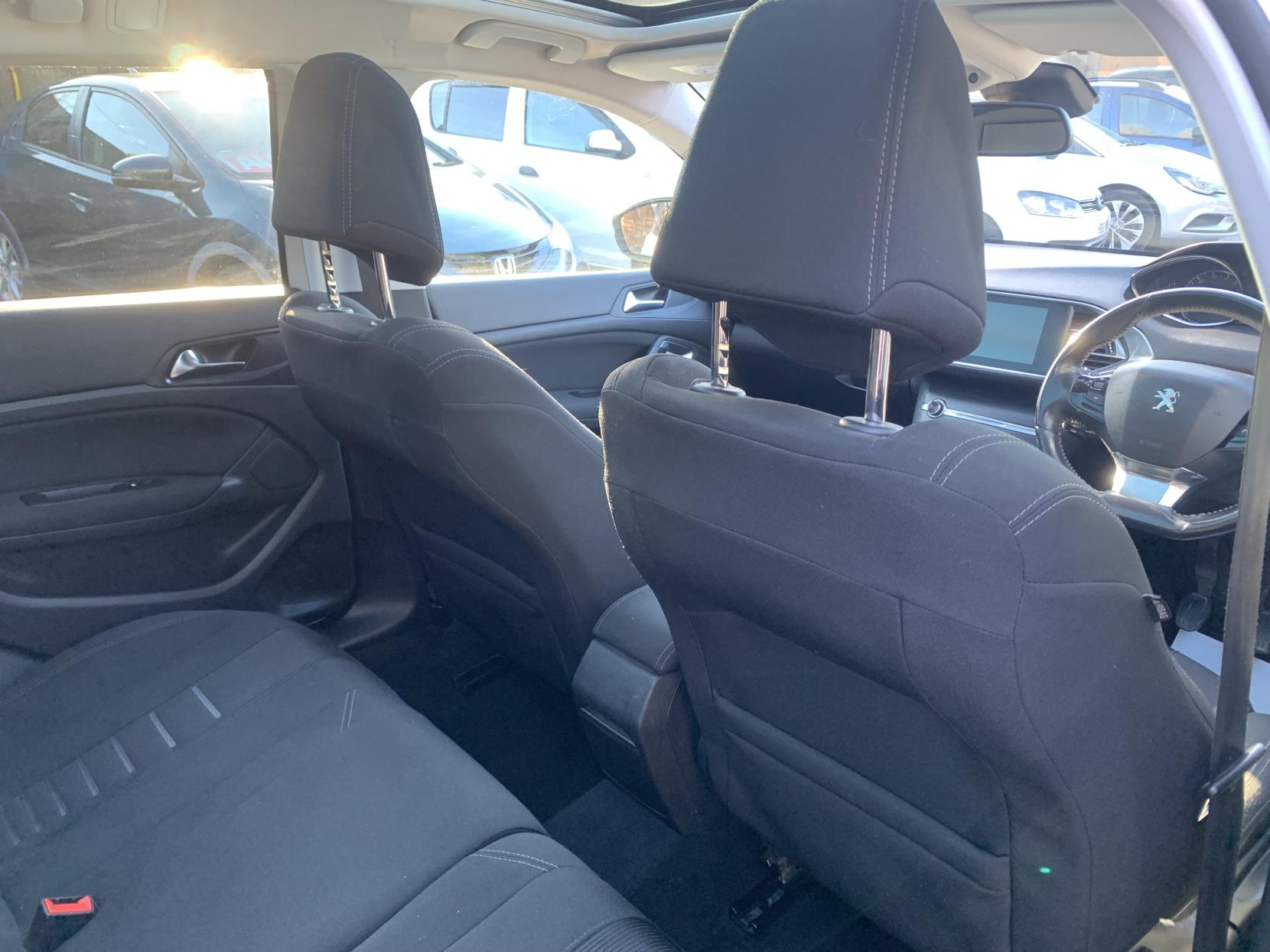 Peugeot 308 SW 1.6 e-HDi Allure Estate 5dr Diesel Manual Euro 5 (s/s) (115 ps)