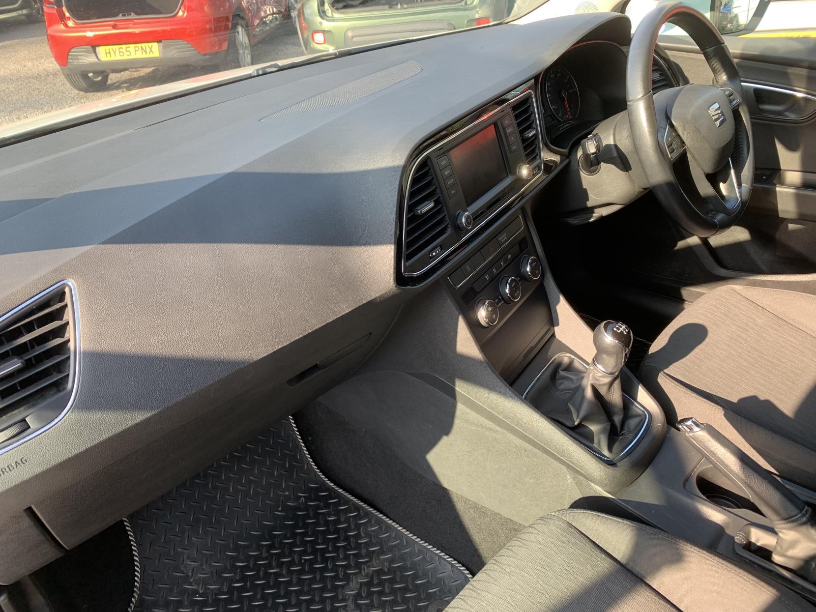 SEAT Leon 1.2 TSI SE Hatchback 5dr Petrol Manual Euro 5 (s/s) (105 ps)