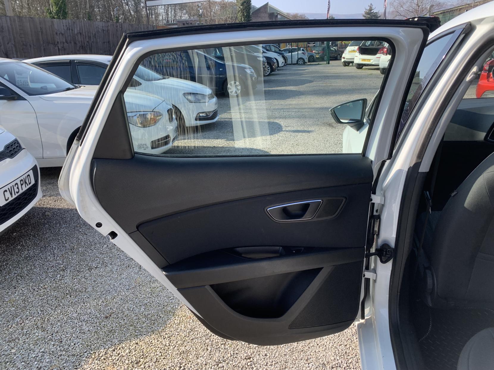 SEAT Leon 1.2 TSI SE Hatchback 5dr Petrol Manual Euro 5 (s/s) (105 ps)