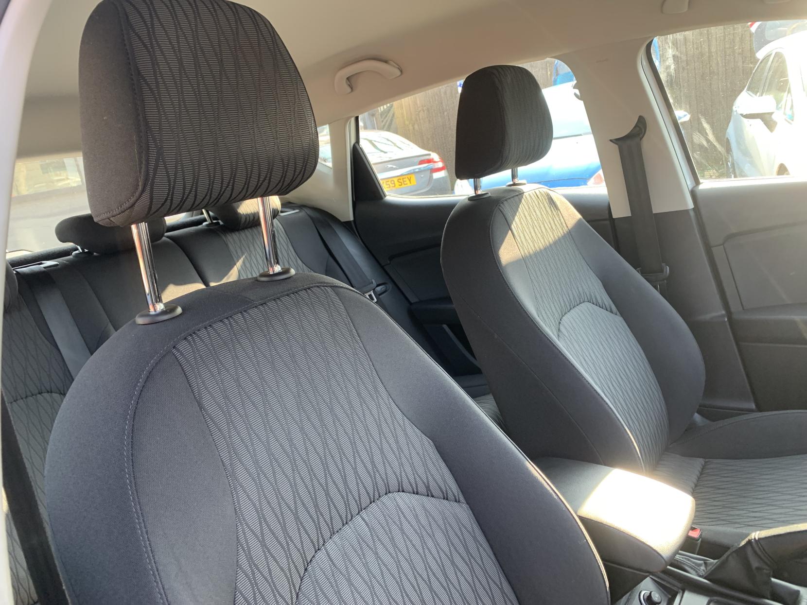 SEAT Leon 1.2 TSI SE Hatchback 5dr Petrol Manual Euro 5 (s/s) (105 ps)