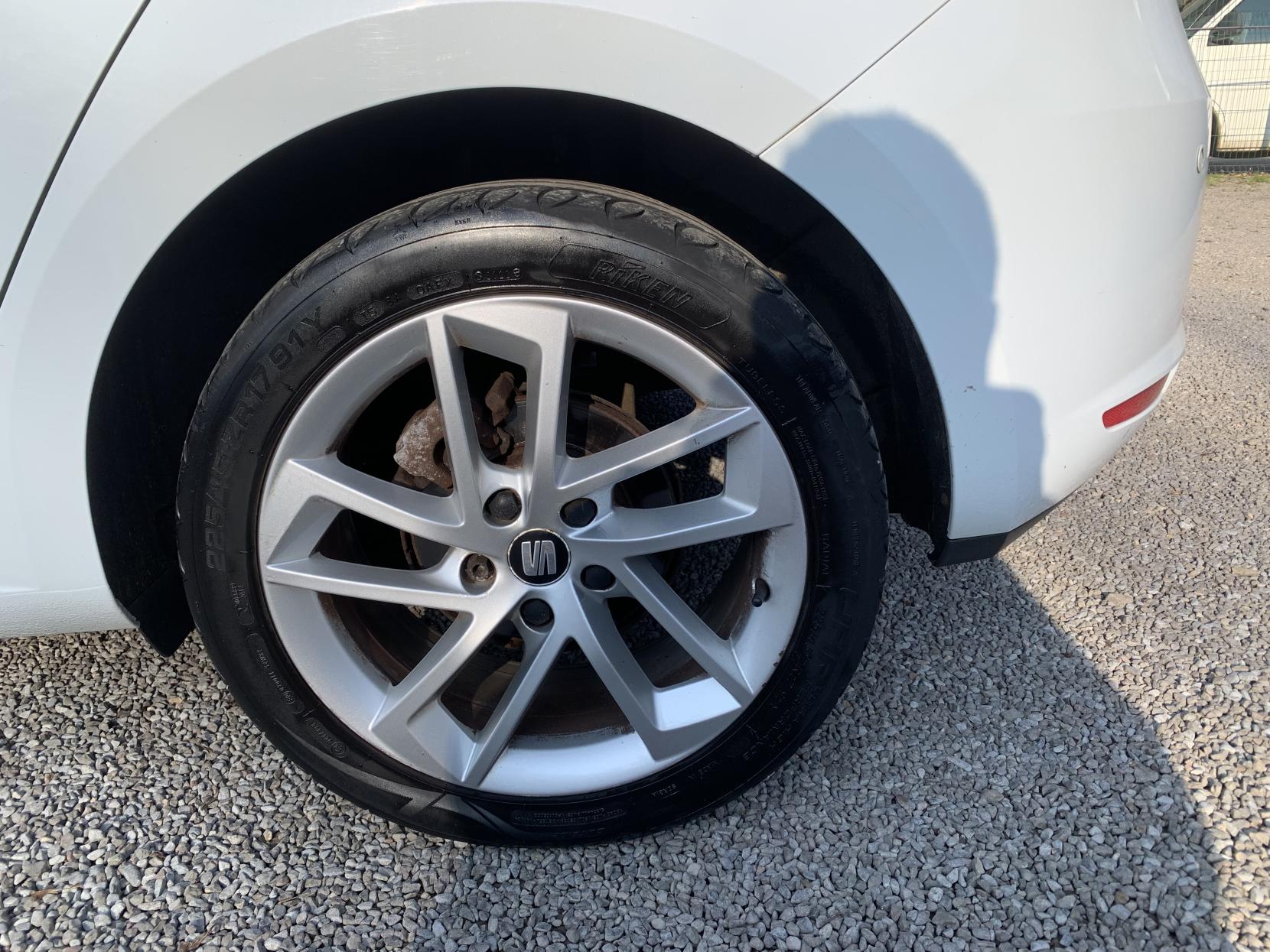 SEAT Leon 1.2 TSI SE Hatchback 5dr Petrol Manual Euro 5 (s/s) (105 ps)